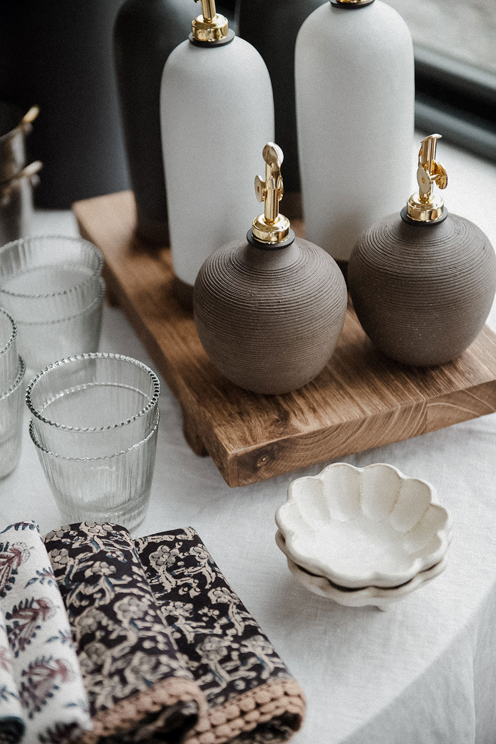 Petite Footed Ceramic Petal Bowl - Elegant Small Serving Dish for Desserts, Salads & Snacks - Perfect for Tea Parties, Wedding Receptions & Home Decor