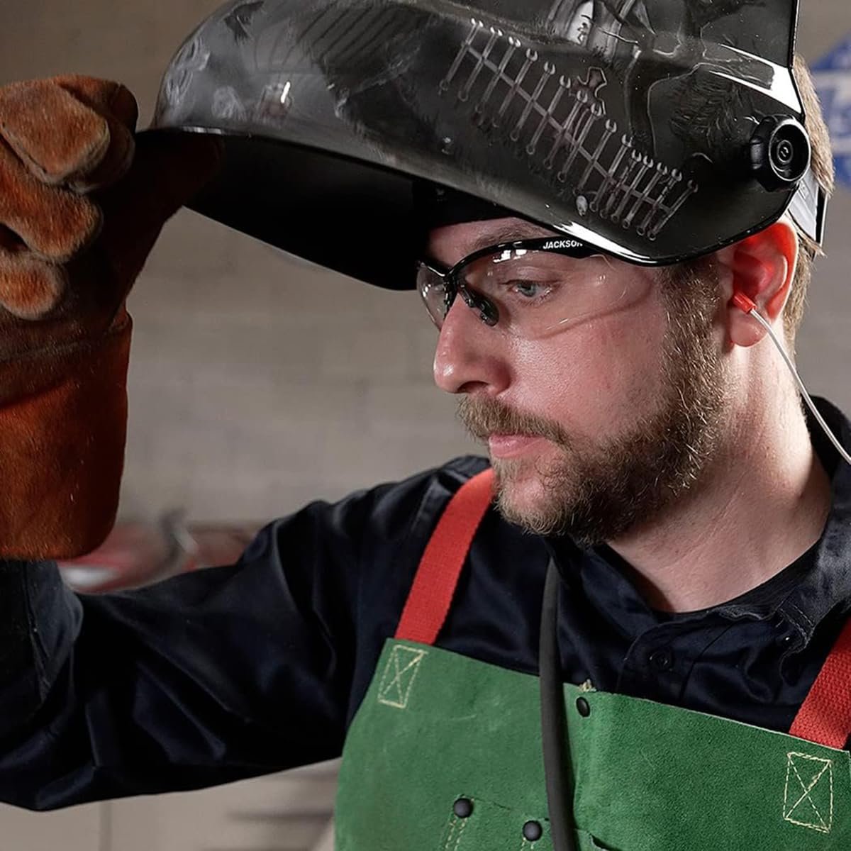 Jackson Safety Premium Auto Darkening Welding Helmet - Wide Shade Range 4/5-9/13 for Arc/TIG/MIG - UV/IR Protection - Ideal for Metal Fabrication & DIY Projects