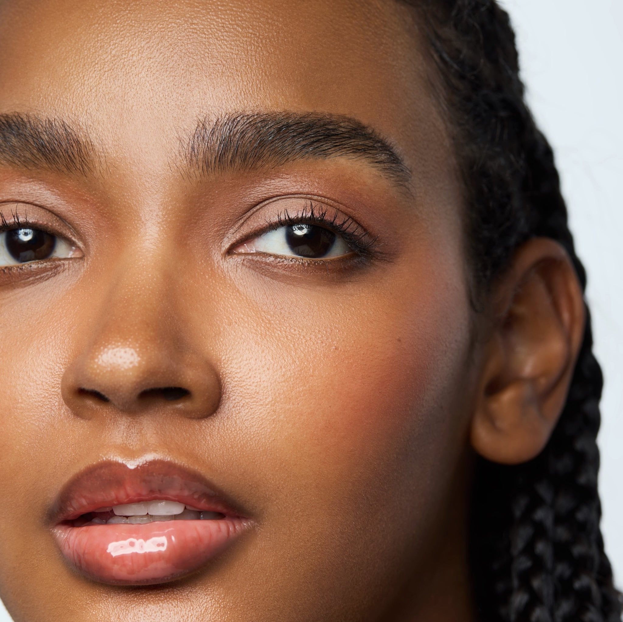 Hydra Barrier Gel Gloss - Hydrating Lip Gloss with Vitamin E & Hyaluronic Acid | Long-Lasting Shine & Moisture Lock | Perfect for Daily Wear, Night Out & Makeup Looks