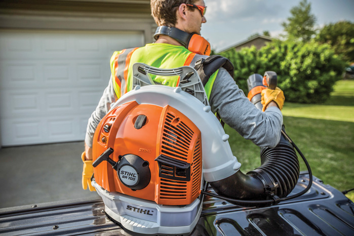 STIHL BR 700 Backpack Leaf Blower - Low Emission, High Power Gas Blower for Yard Cleaning | Perfect for Landscaping, Lawn Care & Fall Leaf Removal