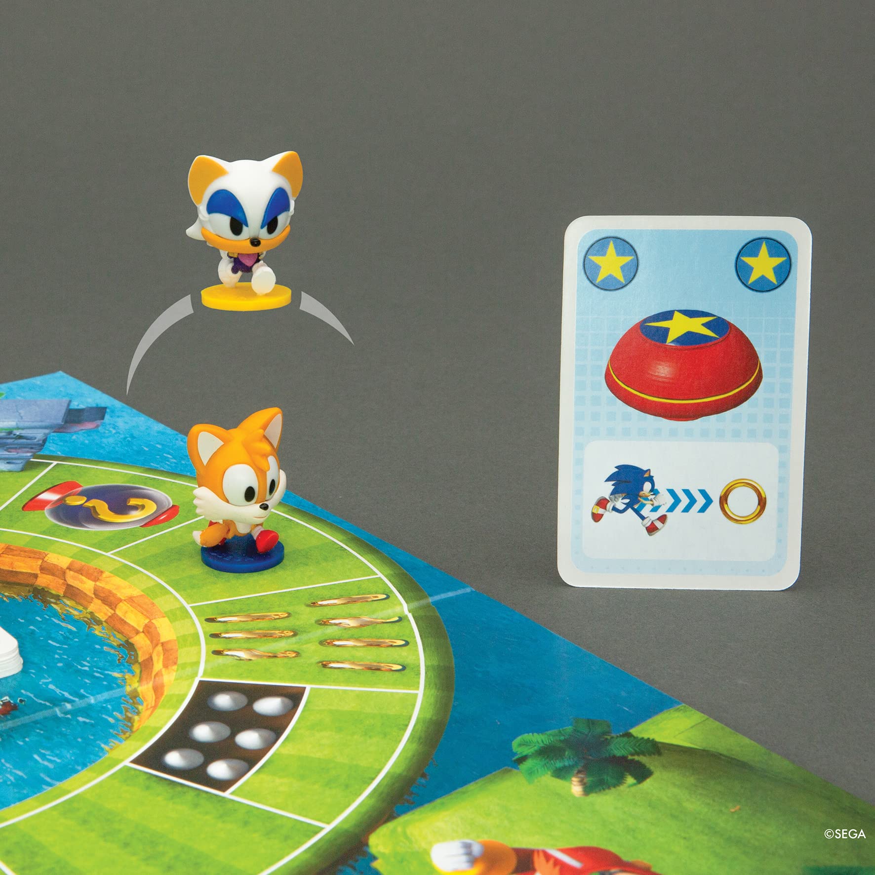 Asmodee SONIC SUPER TEAMS - Official Sega Board Game - Sonic the Hedgehog Racing Game for Family & Kids Ages 7+ - 2-4 Players - 20 Min Playtime - Fun Family Game Night & Birthday Party Activity