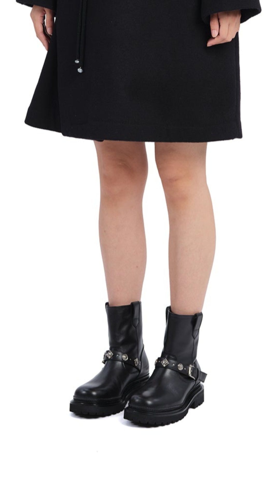 Stylish Leather Biker Boots with Buckle Straps - Women's Motorcycle Riding Boots for Harley Davidson & Cruiser Bikes | Perfect for Motorcycle Enthusiasts & Fashionable Everyday Wear