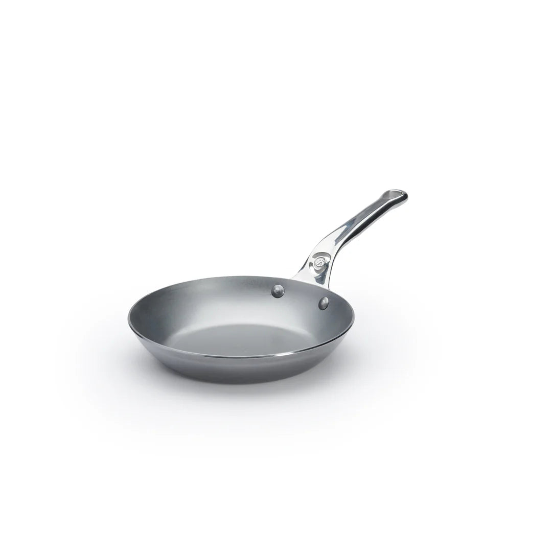 De Buyer MINERAL B PRO 8-Inch Carbon Steel Fry Pan - Professional Grade French Skillet for Searing, Frying & Cooking Steak, Eggs & More - Perfect for Home Chefs & Restaurants