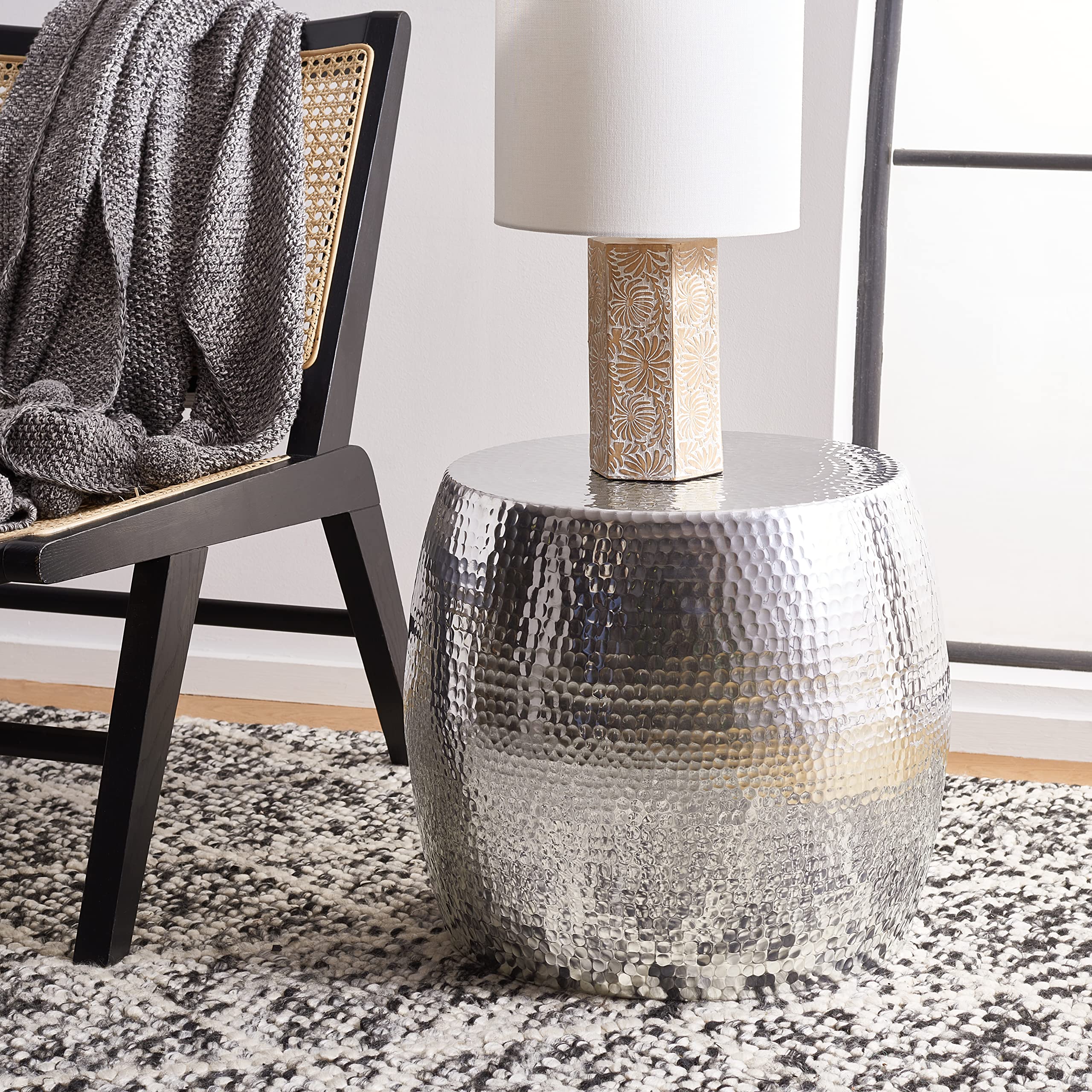 Safavieh Odin Silver Hammered Metal Bar Stool - Modern Kitchen Island & Counter Height Stool for Home, Cafe, and Restaurant Decor