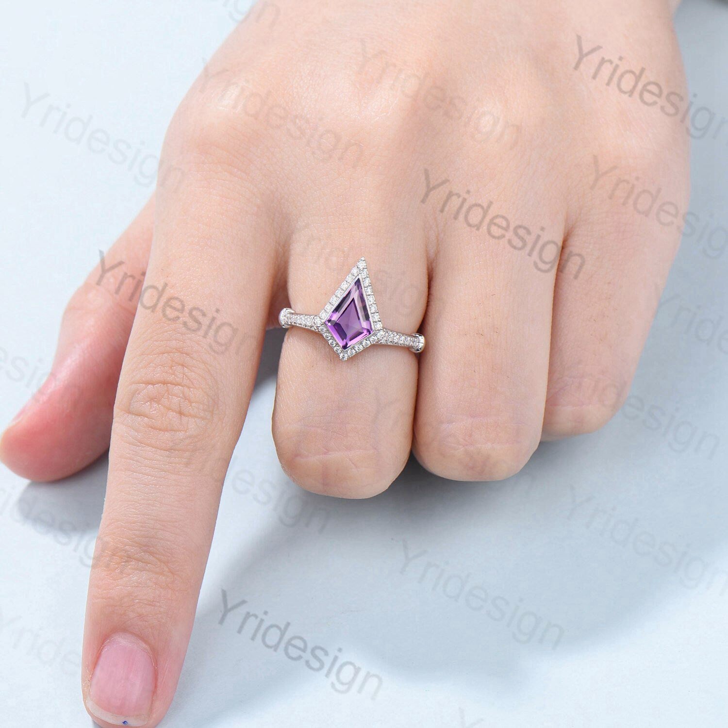 Vintage Style Amethyst Halo Moissanite Engagement Ring for Women - 14K Solid Gold Antique Wedding Band, Unique Bridal Jewelry for Proposal, Anniversary & Special Occasions