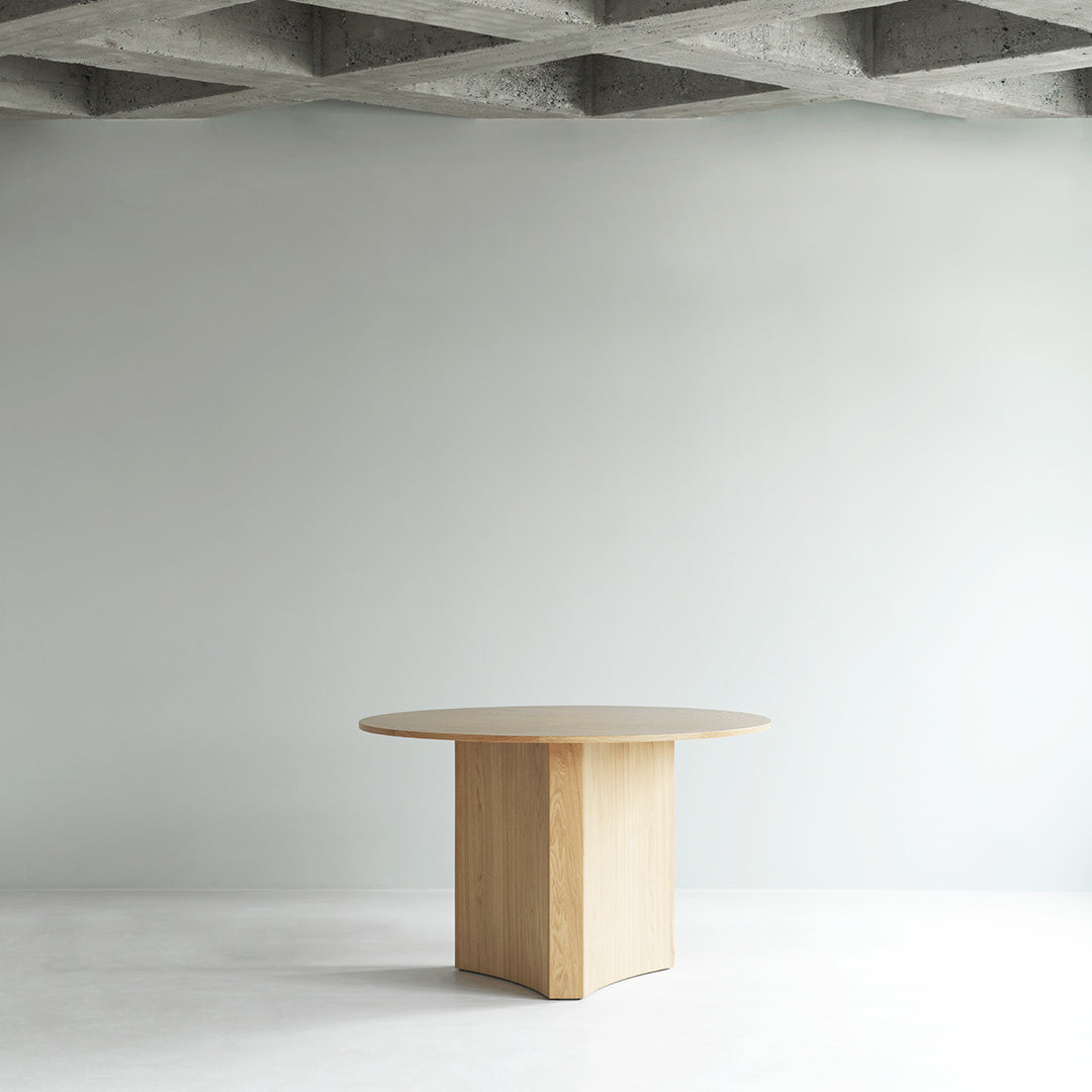 Stylish Modern Wooden Dining Table for 6 - Elegant Home Furniture for Kitchen & Dining Room - Perfect for Family Gatherings & Dinner Parties