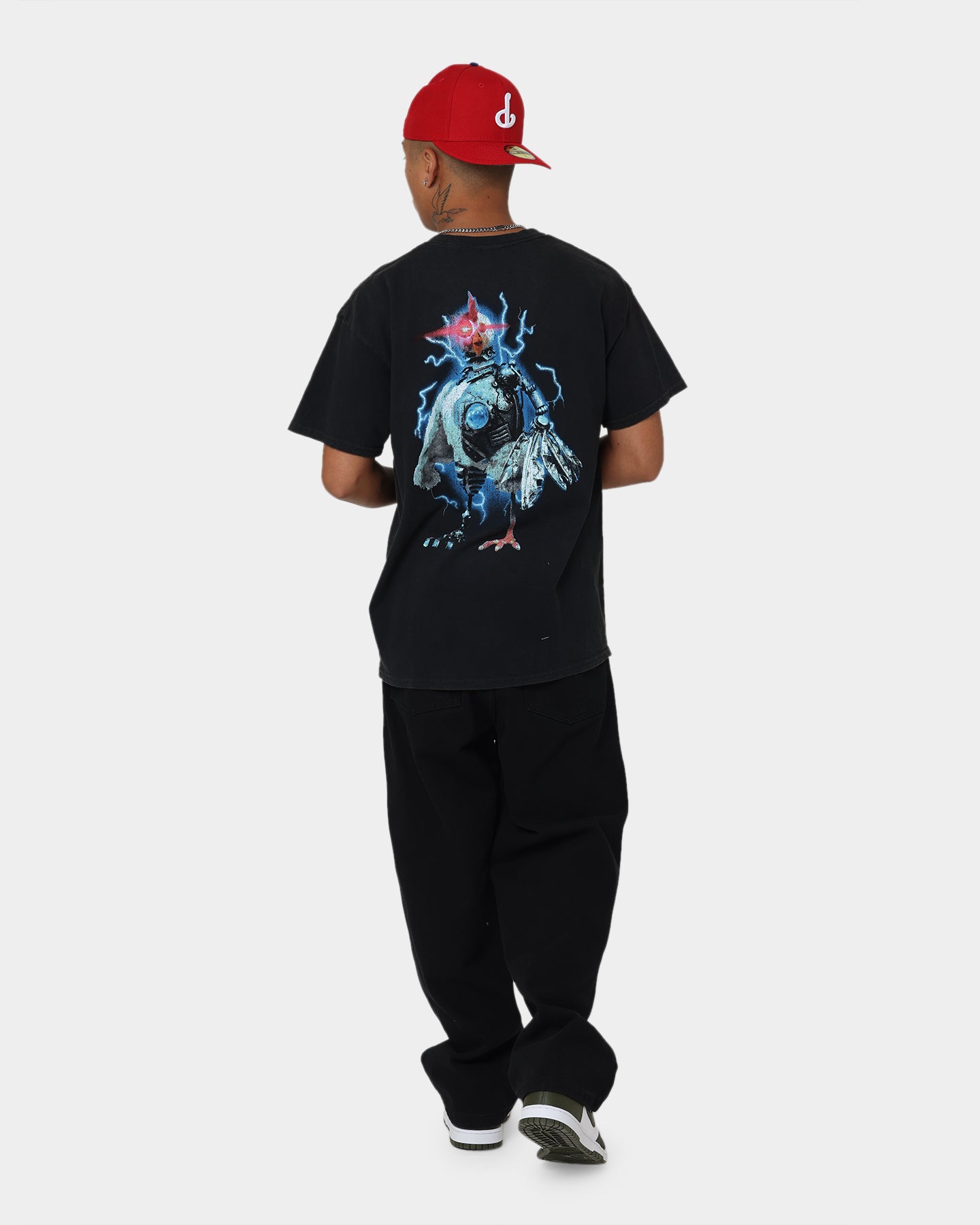 Vintage Robot Chicken Graphic T-Shirt - Black Wash - Retro American Thrift Style - Perfect for Casual Wear, Costume Parties & Pop Culture Fans