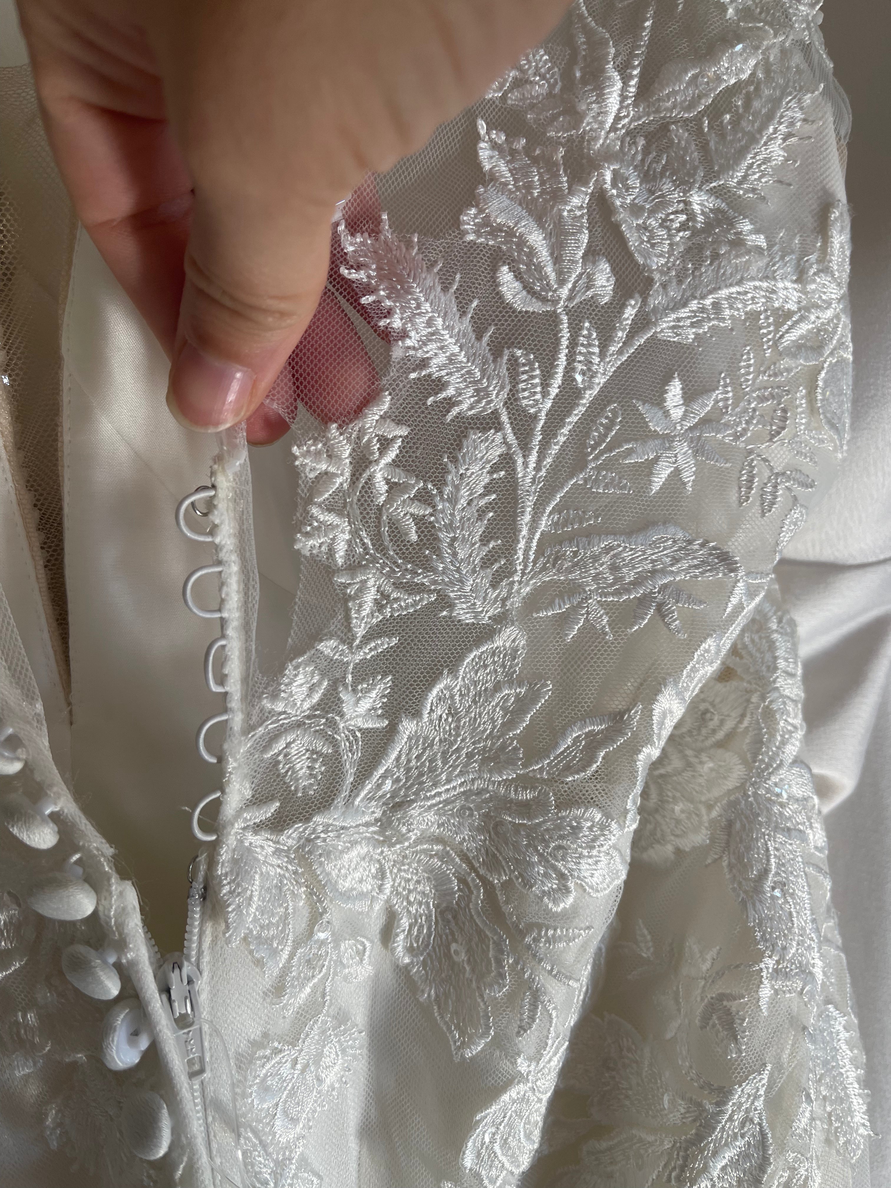 Stella York 7078 Sample Wedding Dress – Elegant A-Line Gown for Brides, Perfect for Church, Beach, and Outdoor Ceremonies