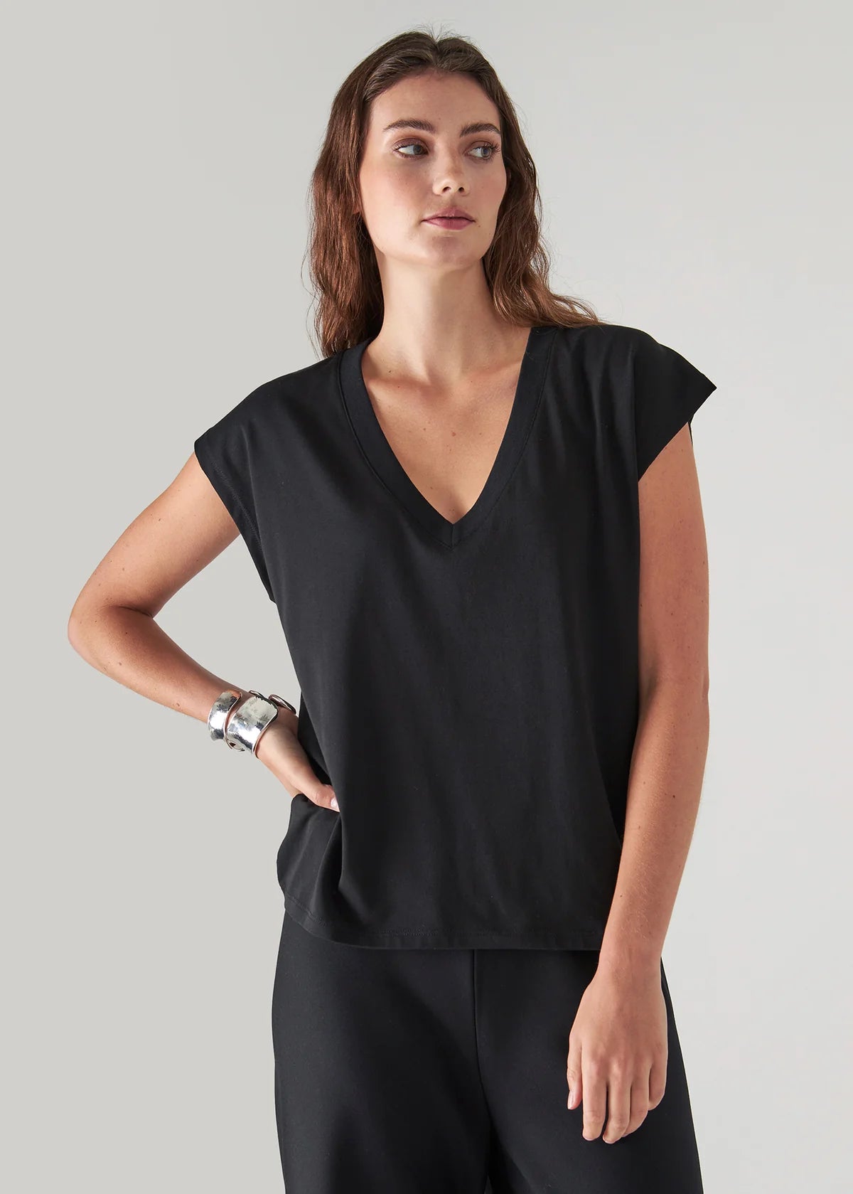 Short Sleeve Iconic V-Neck Dolman Tee - Women's Casual Loose Fit T-Shirt for Everyday Wear, Outfits & Layering