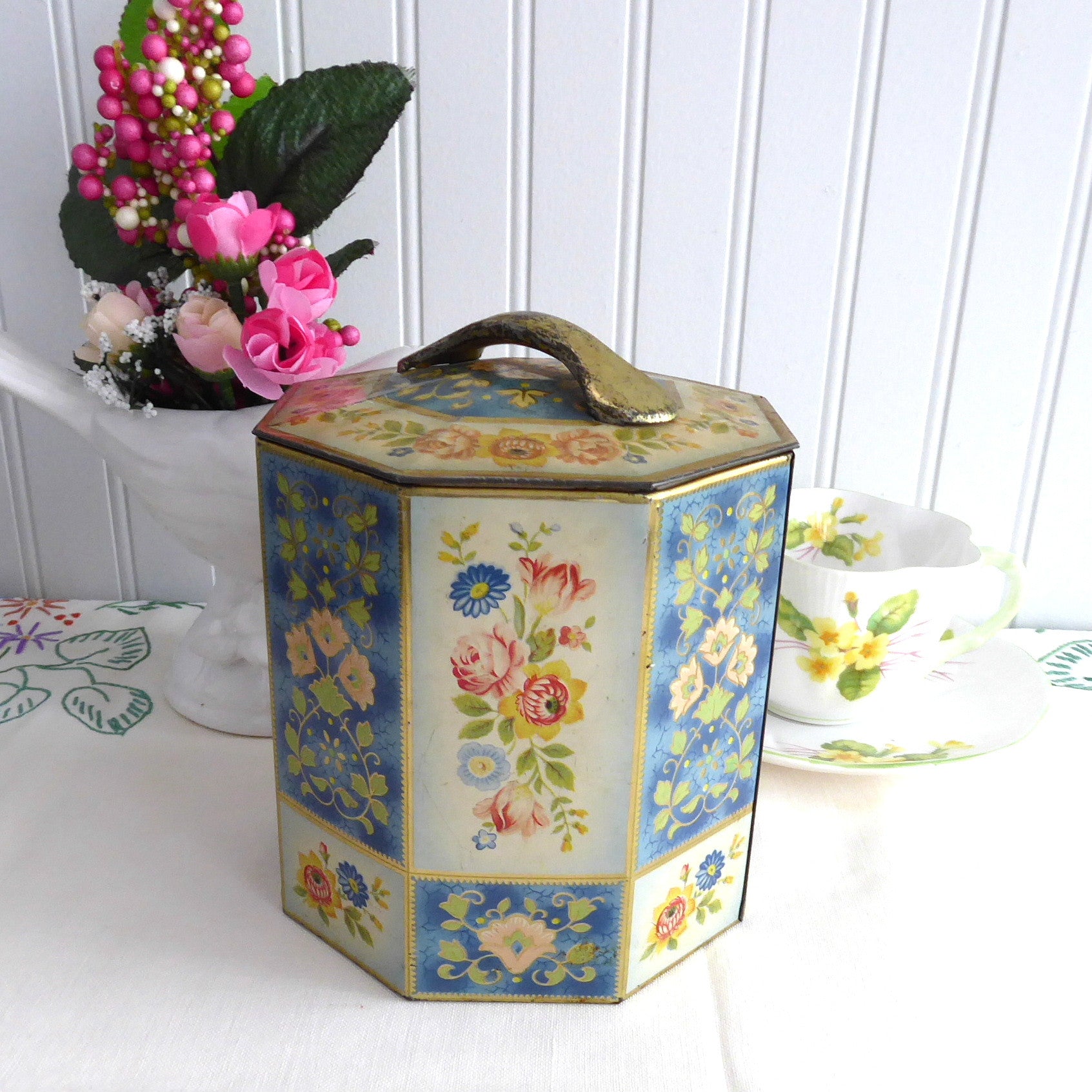 Vintage 1950s Octagonal Floral Tea Caddy Tin - Blue, Yellow & Green Tea Storage Canister | Perfect for Loose Leaf Tea, Kitchen Decor & Vintage Collectibles