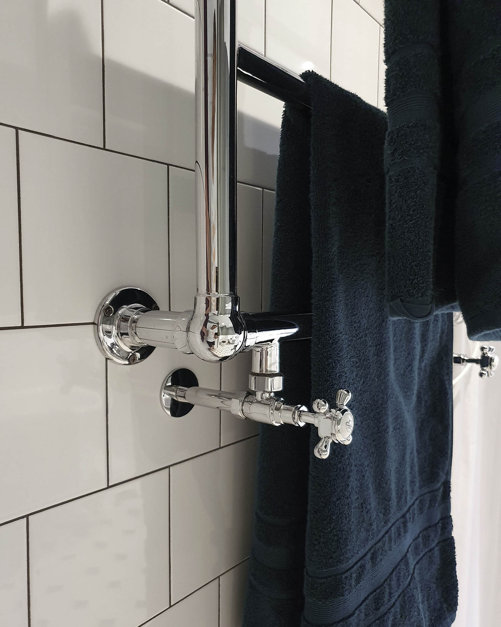 Burlington Cleaver Hand Towel Holder - No Vents, Wall-Mounted Bathroom Towel Rack for Kitchen & Bathroom Organization