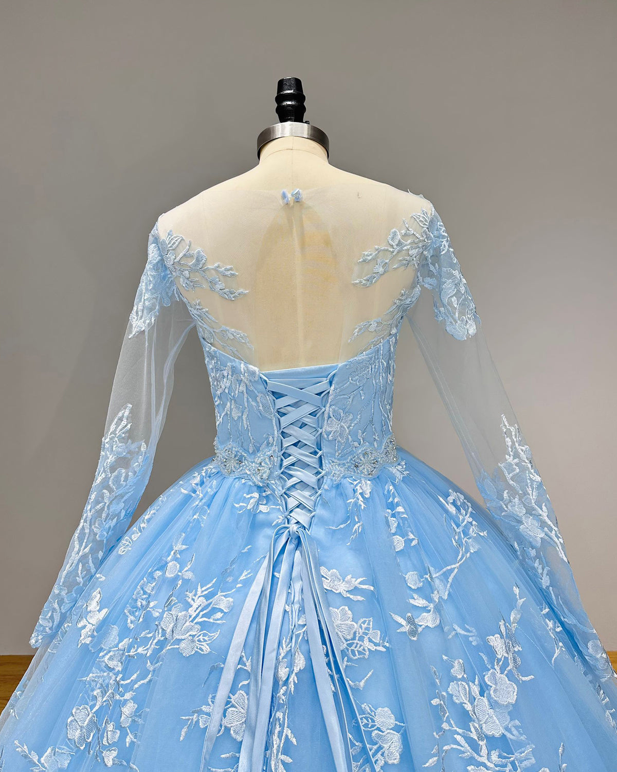 Elegant Princess Ball Gown Wedding Dress with Sequined Beading & Lace Belt - Perfect for Bridal Ceremony, Prom, and Formal Events