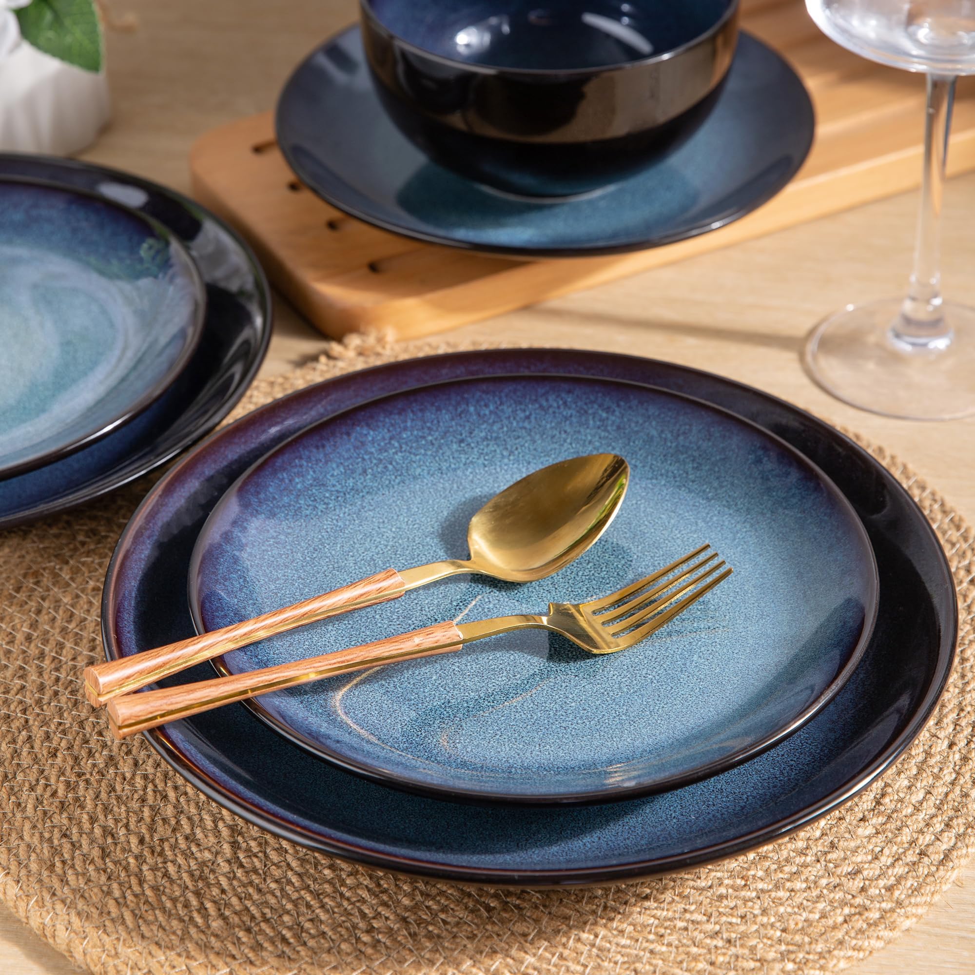 Premium LeRatio 18-Piece Ceramic Dinnerware Set for 6 - Handmade Reactive Glaze Plates & Bowls - Chip & Scratch Resistant - Oven, Dishwasher & Microwave Safe - Elegant Blue Tableware for Everyday Dining & Entertaining