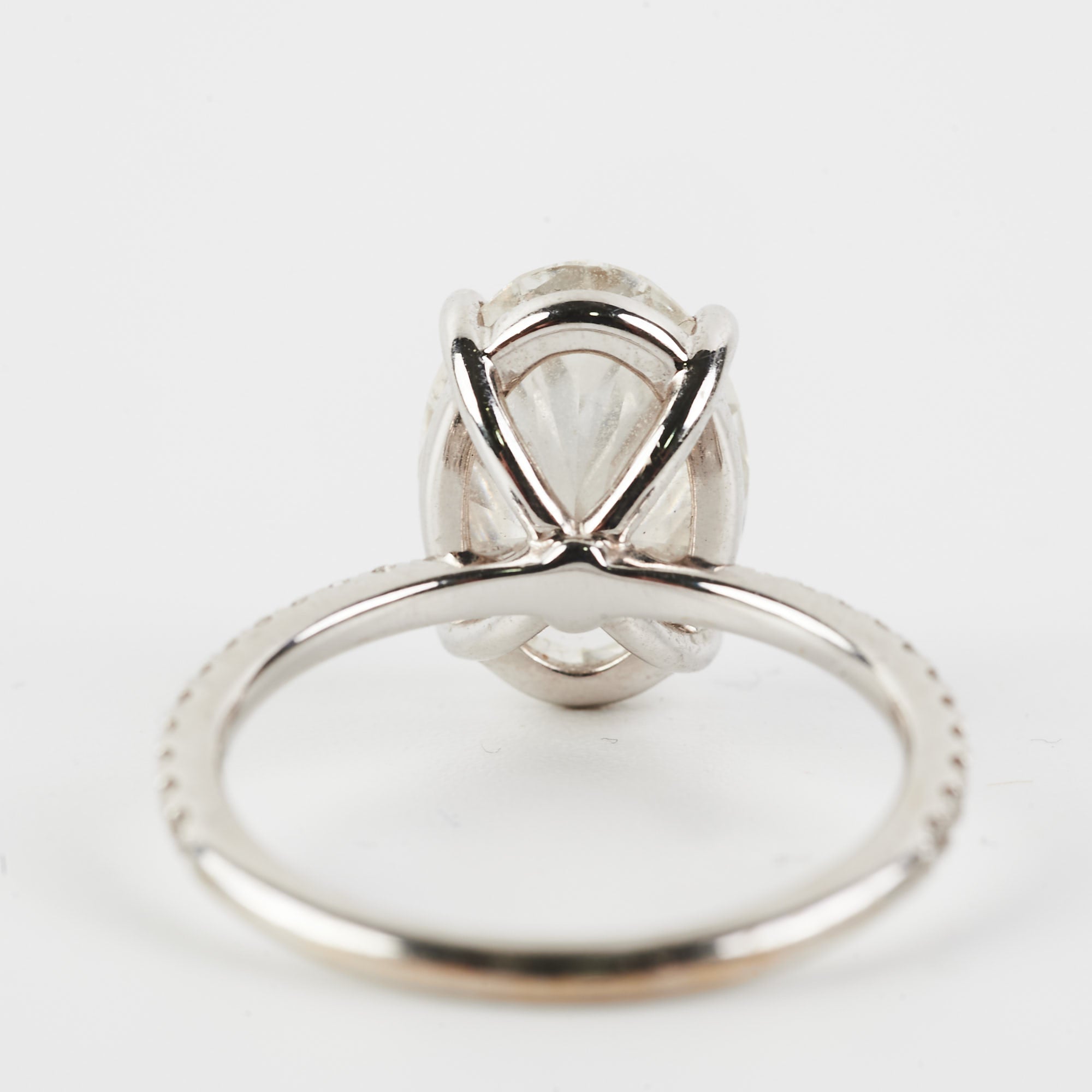 4.05 Carat Lab-Grown Oval Diamond Engagement Ring for Women - Elegant Wedding, Proposal & Anniversary Jewelry Gift
