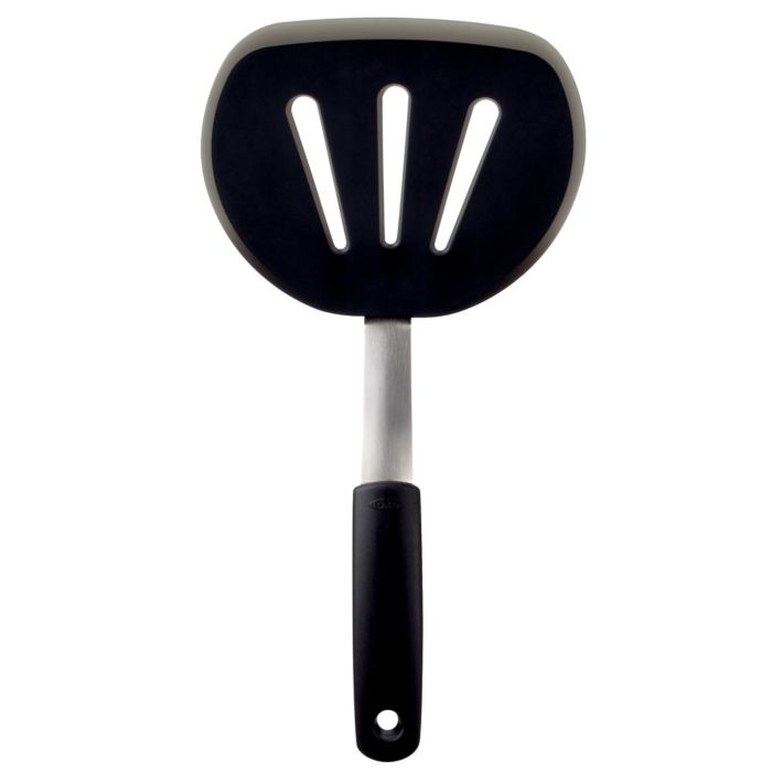 OXO Silicone Pancake Turner - Non-Stick Flexible Spatula for Flipping Pancakes, Eggs & Burgers - Heat Resistant Kitchen Utensil for Cooking, Baking & Grilling