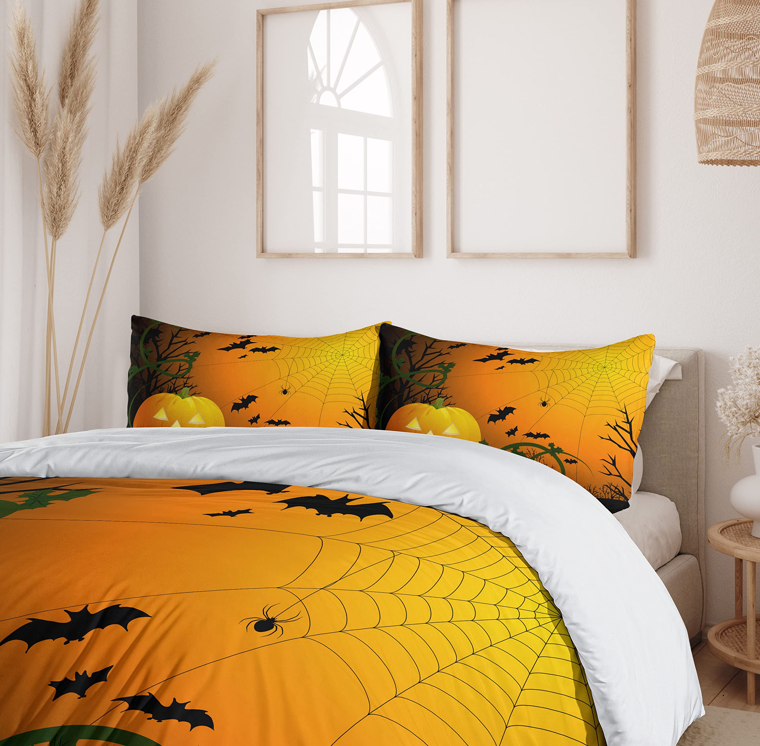 Ambesonne Halloween Duvet Cover Set - Spooky Pumpkin Leaf Tree & Bat Design, 3-Piece King Size Bedding Set with 2 Pillow Shams in Dark Green, Orange & Black | Perfect for Halloween Decor, Fall Bedroom Makeover & Themed Guest Rooms