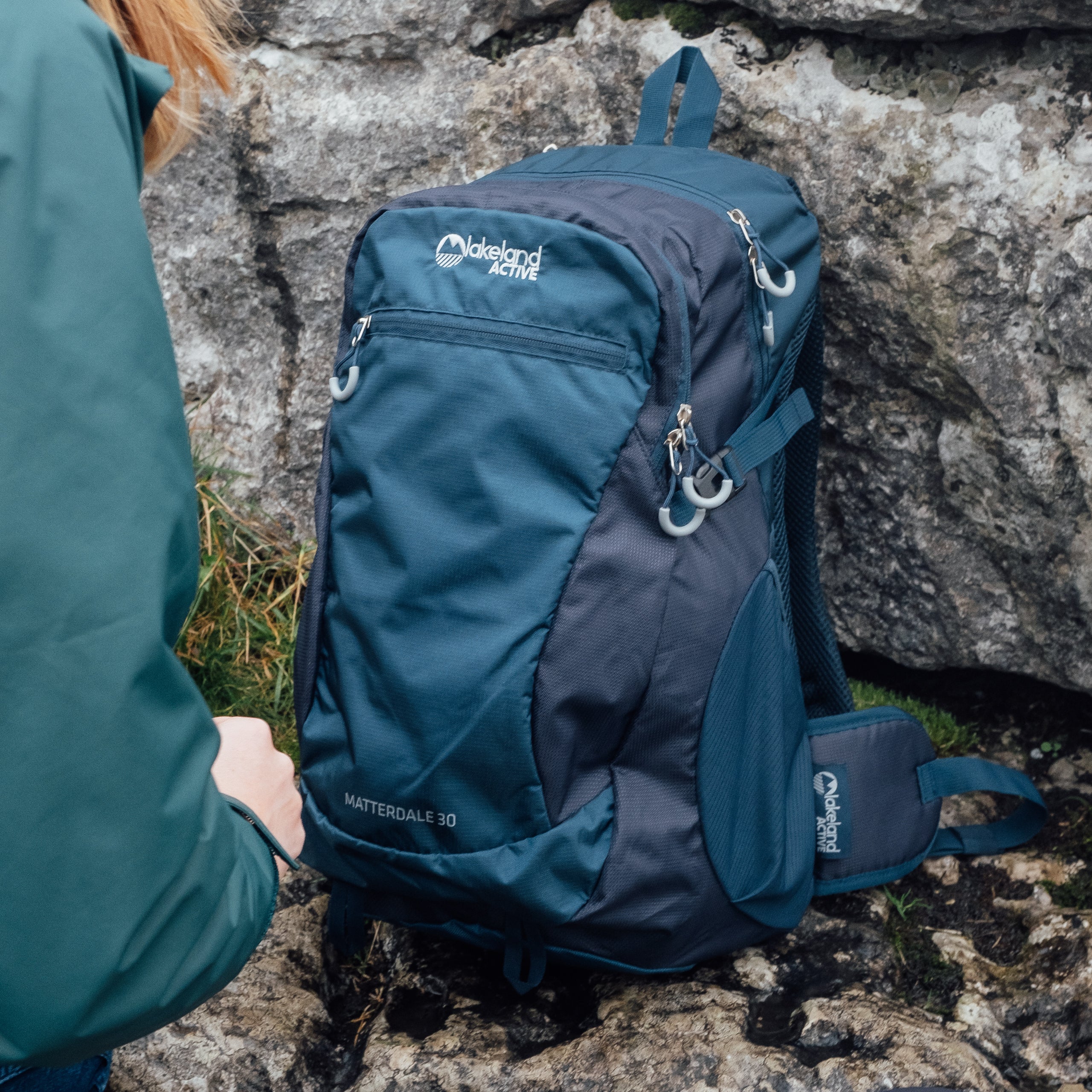 Lightweight 30L Hiking Backpack - Waterproof Daypack for Outdoor Camping, Travel & School - Durable Matterdale Backpack for Men & Women