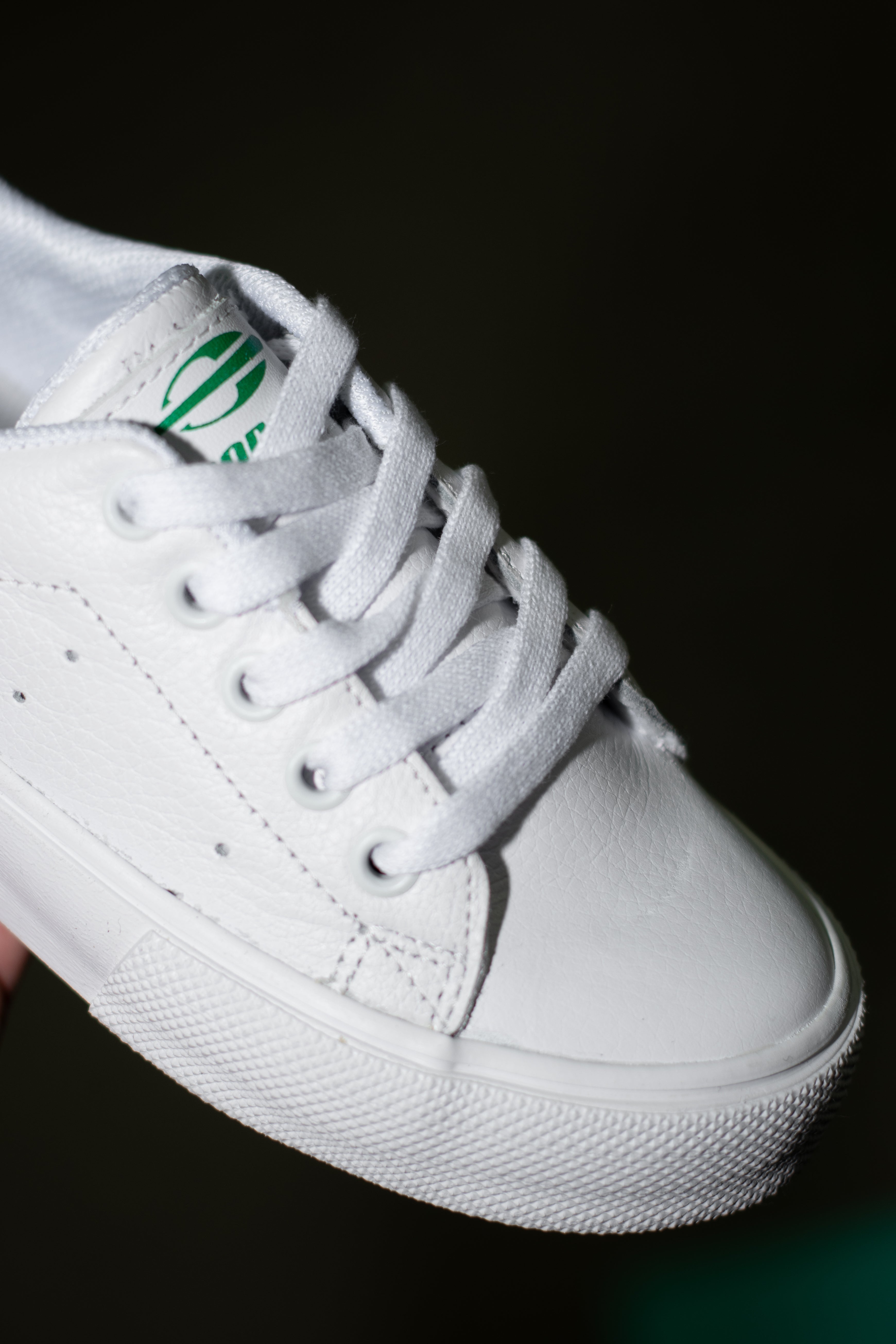 Mormaii Kids Fade White Sneakers - Lightweight Breathable Running Shoes for Boys & Girls - Perfect for School, Playground & Daily Activities