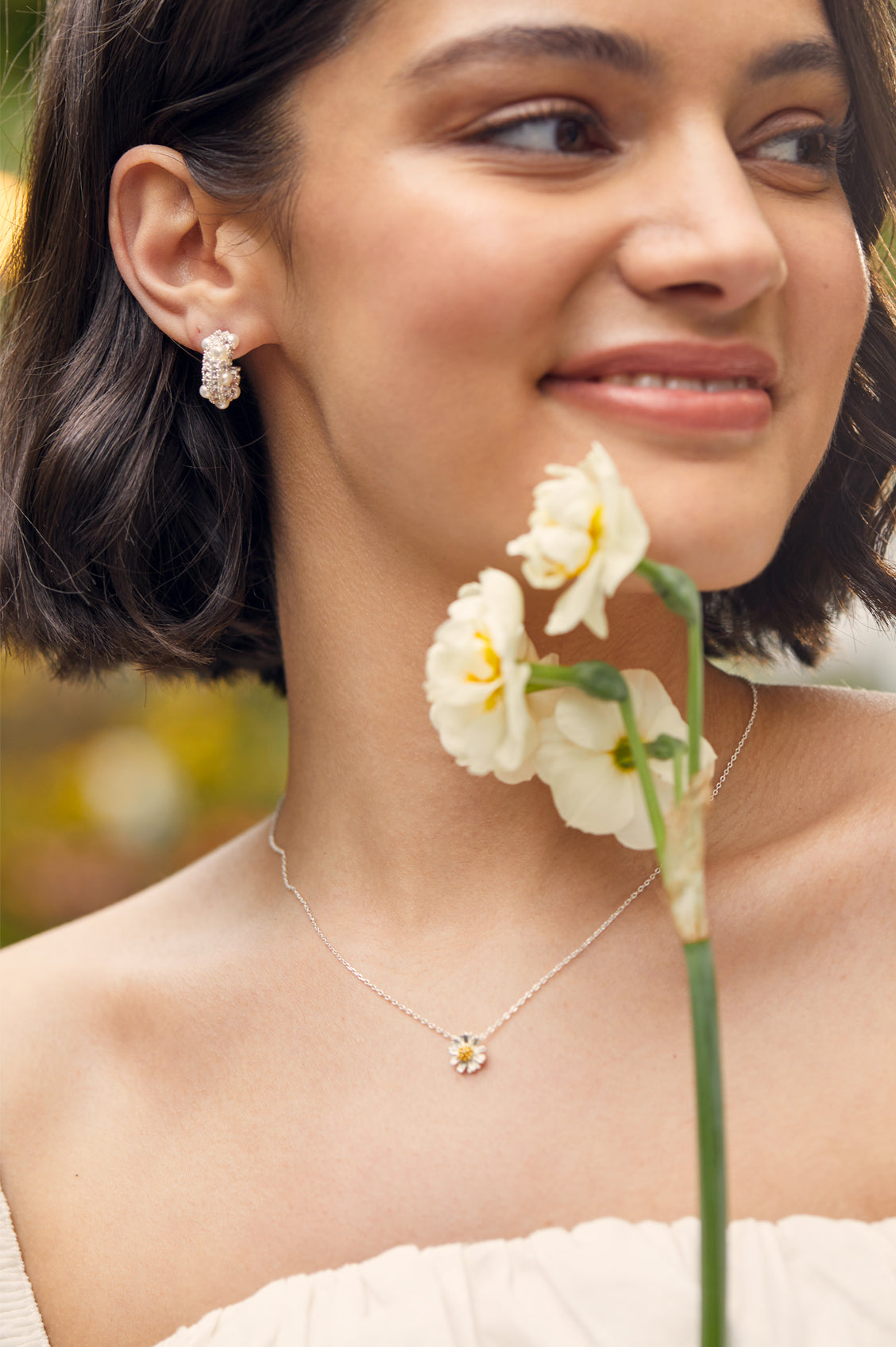 Wildflower Necklace for Women - Dainty Floral Pendant Jewelry - Perfect for Weddings, Date Nights & Everyday Wear