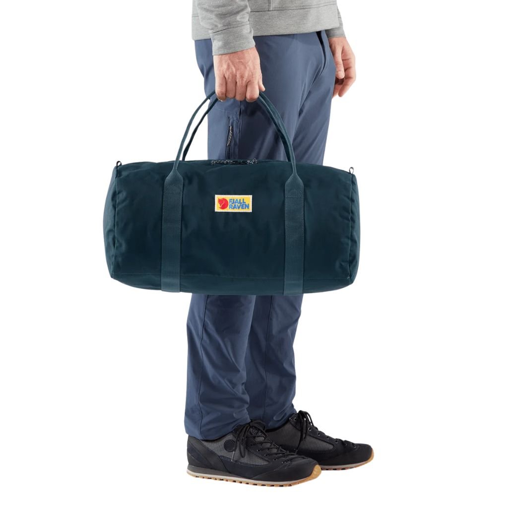 Fjallraven Vardag Duffel 30L Weekender Travel Bag - Waterproof Durable Carry-On Duffel for Gym, Work & Weekend Trips - Black