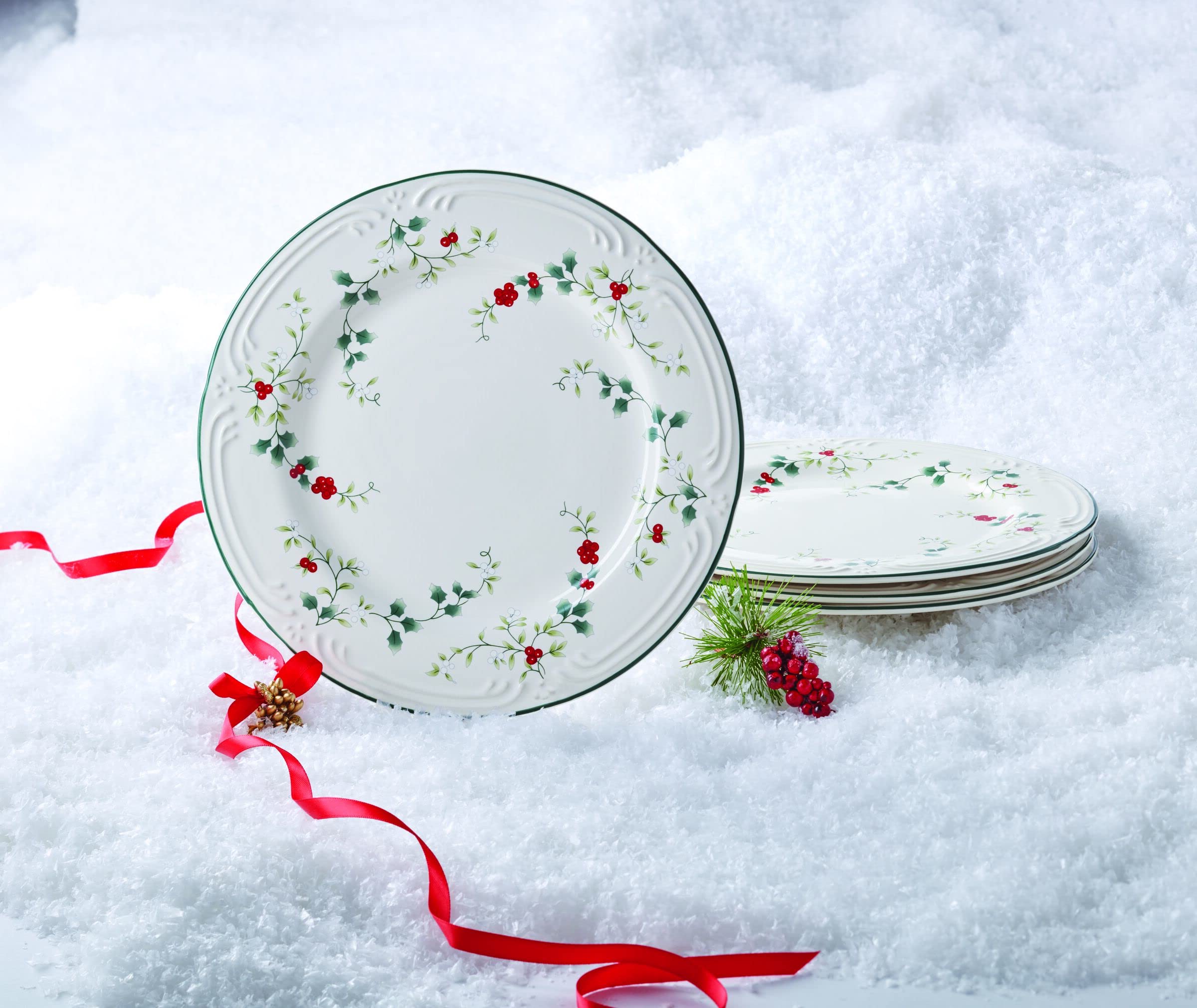 Pfaltzgraff Winterberry 10.5-Inch Dinner Plates Set of 4 - White Ceramic Plates for Holiday Dining & Entertaining - Perfect for Christmas, Thanksgiving & Family Gatherings