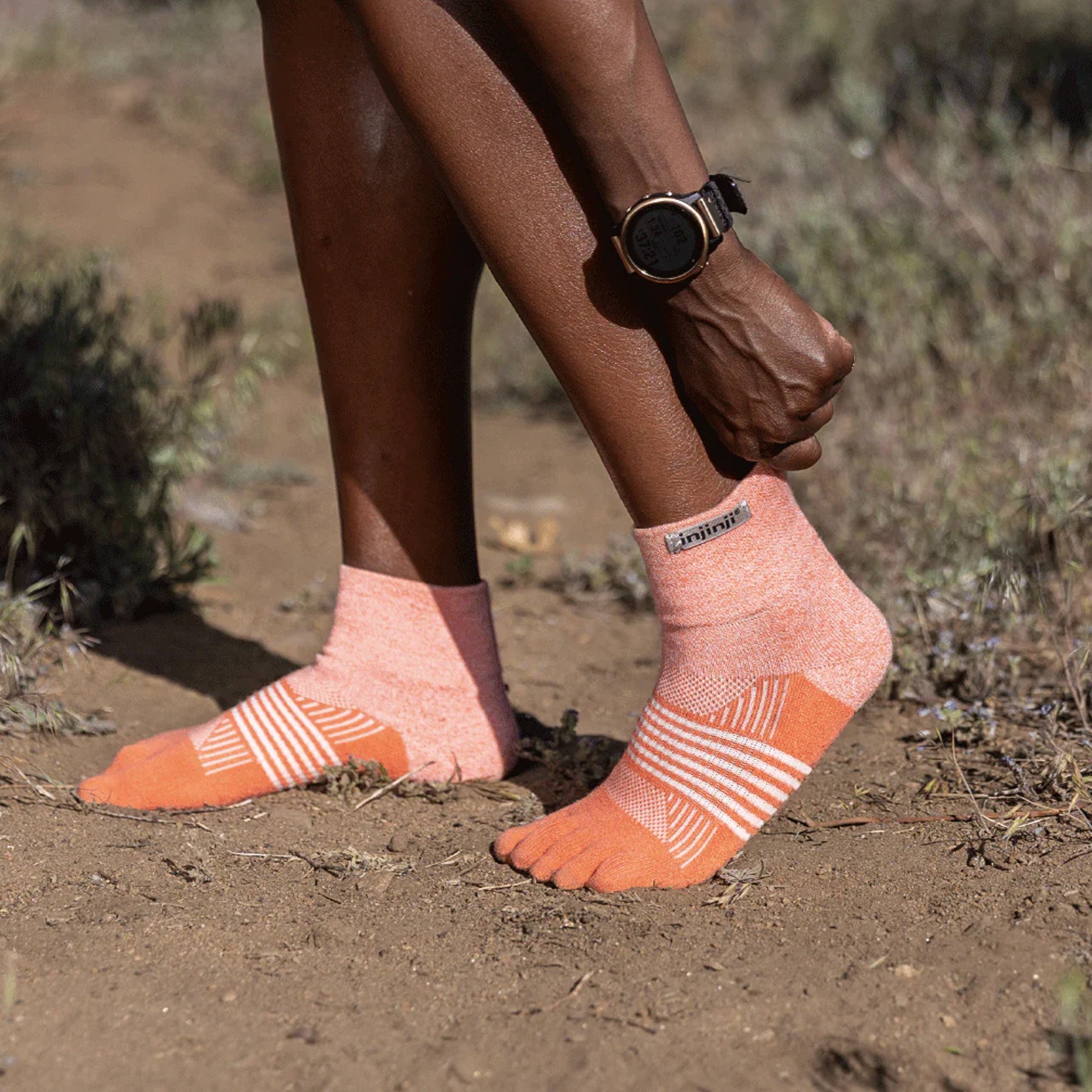 Women's Injinji Trail Midweight Mini Crew Socks - Toe Socks for Hiking, Running & Outdoor Activities - Breathable & Cushioned Performance Socks