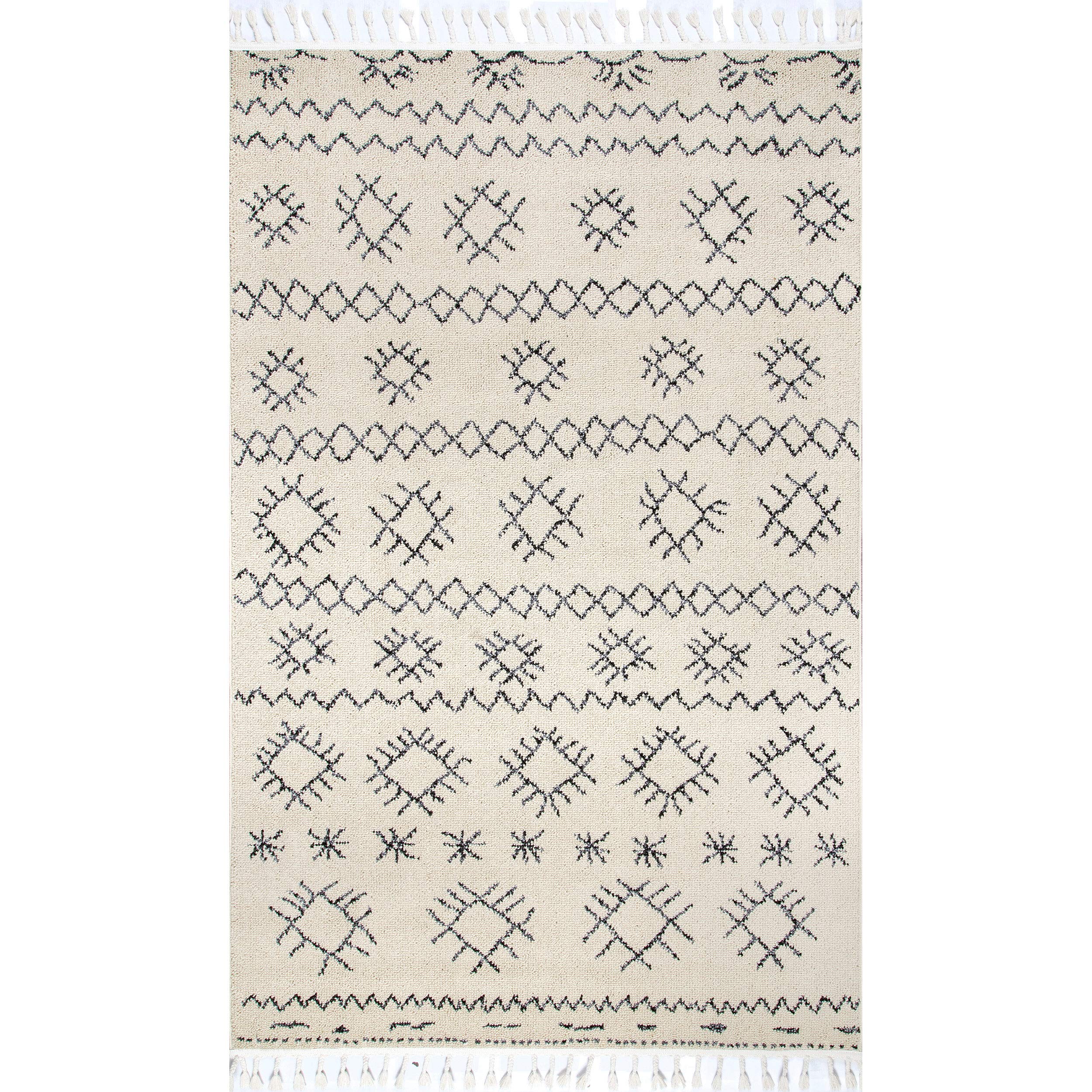 nuLOOM Camille Tribal Tassel Area Rug 4' x 6' Ivory - Boho Chic Living Room Decor, Bedroom Accent Rug for Cozy Home