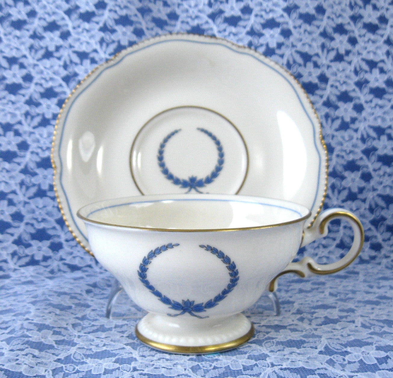 Vintage Castleton USA Empire Blue Wreath Tea Cup and Saucer Set with Burnished Gold Trim - 1950s Collectible Fine China for Afternoon Tea, Bridal Showers & Vintage Home Decor