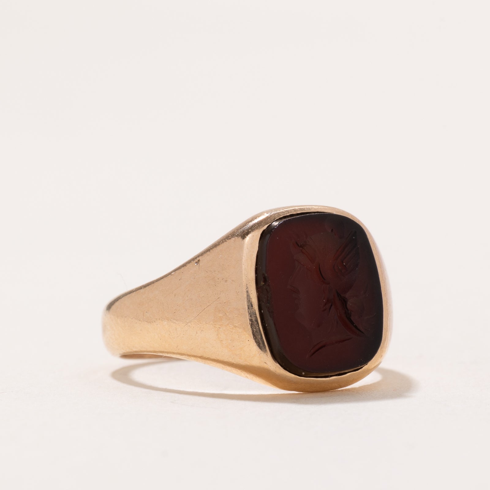 1.00ct Carved Onyx Signet Ring for Men & Women - Size 5 | Vintage Style Intaglio Jewelry | Perfect for Formal Events, Weddings & Gifts