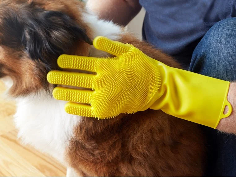 FurZapper Pet Grooming Glove - Hair Remover Glove for Dogs & Cats - Gentle Brushing While Petting - Perfect for Shedding Control & Bonding Time
