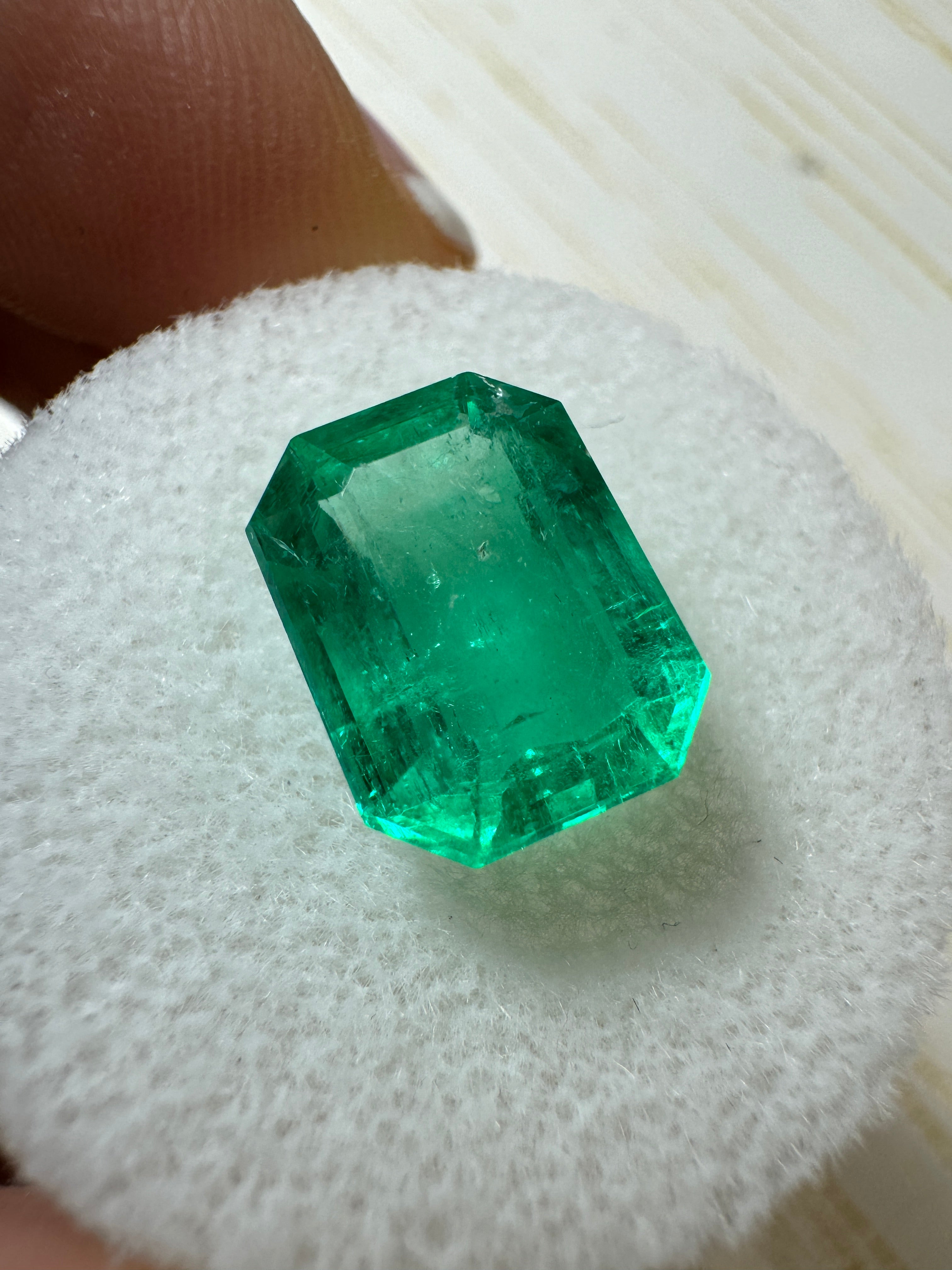 3.88 Carat 11x8mm Glowing Green Natural Loose Colombian Emerald - Emerald Cut Gemstone for Jewelry Making, Engagement Rings & Luxury Gifts