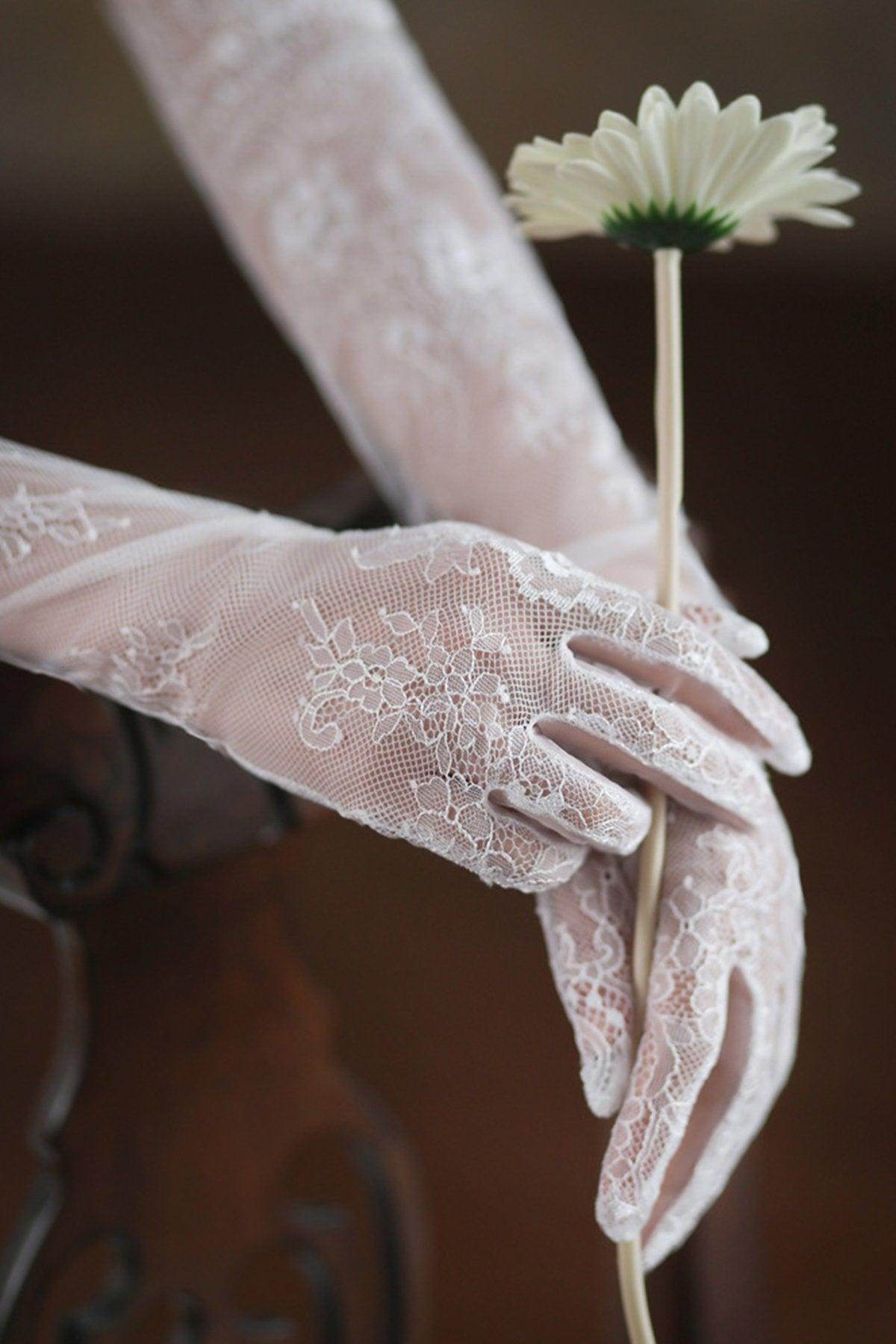 Elegant Fingertip-Length Lace Wedding Gloves CD0100 - Perfect for Bridal Ceremonies, Vintage Tea Parties & Formal Occasions