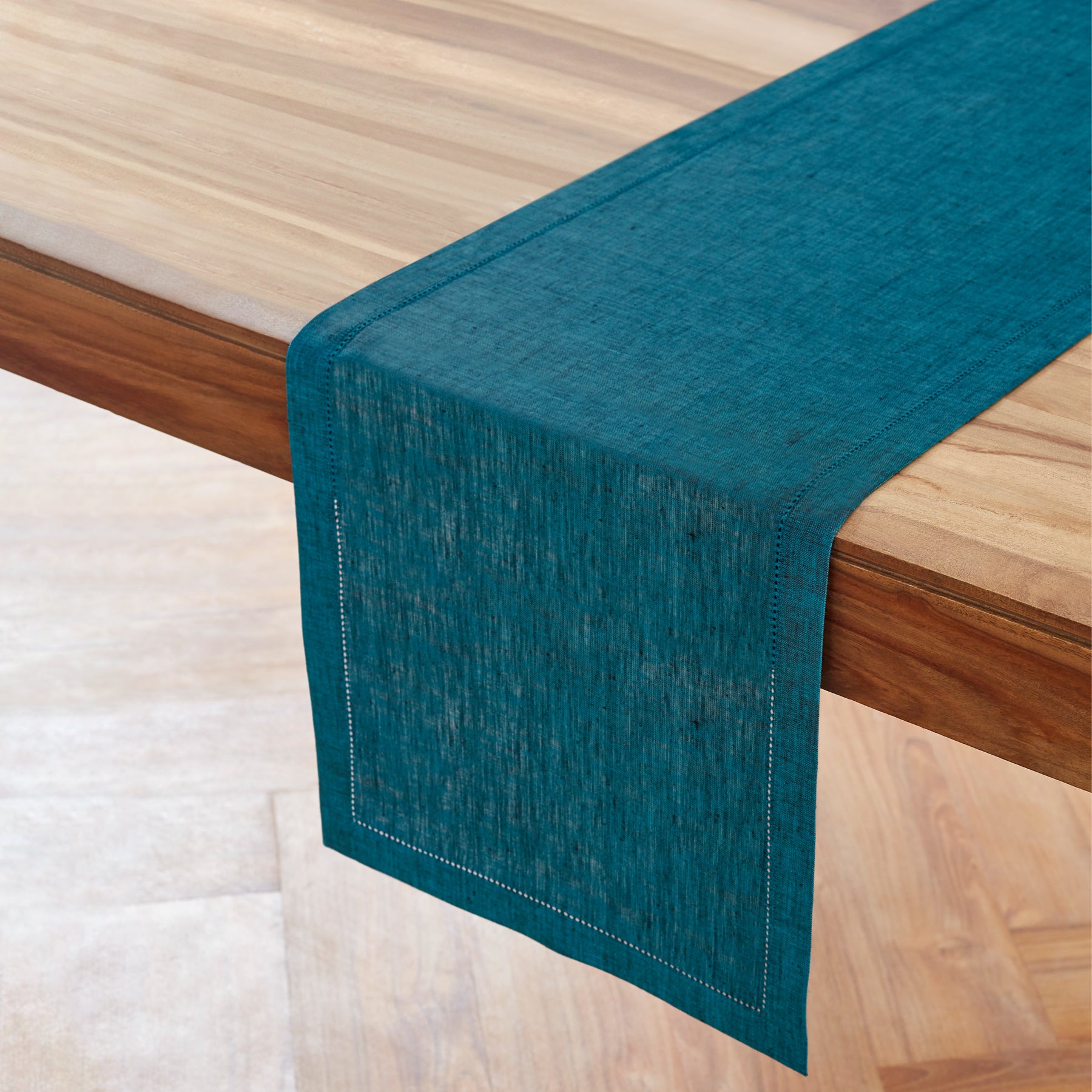 Elegant Milan Table Runner for Dining Room Decor - Perfect for Weddings, Parties & Holiday Table Settings