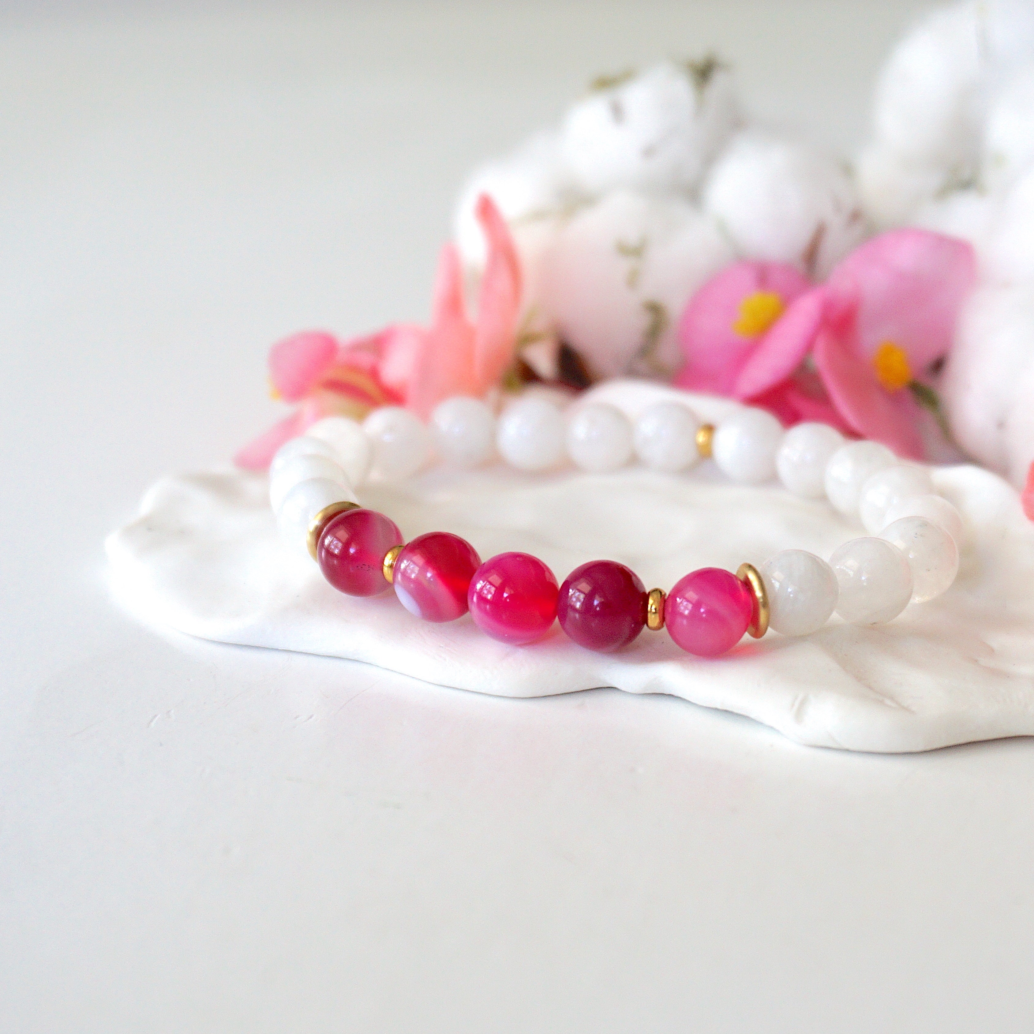 Pink Agate Healing Crystal Mala Bracelet - Natural Stone Beads for Meditation, Yoga & Stress Relief - Spiritual Jewelry for Women & Men