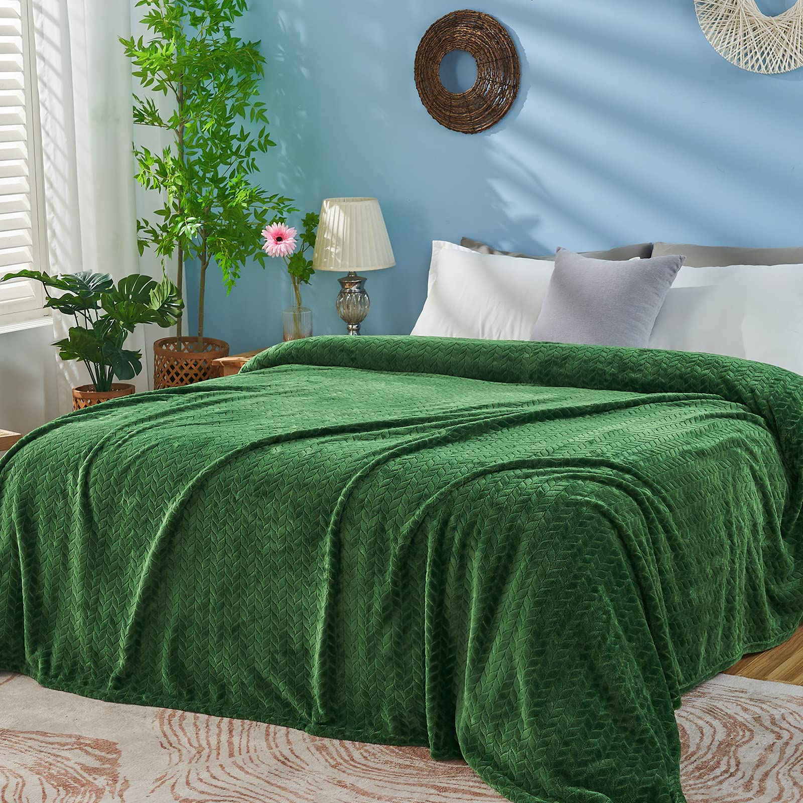 Super Soft Flannel Queen Fleece Blanket for Bed - Cozy & Lightweight Fuzzy Blanket for Adults, All-Season Warm Plush Blanket (90
