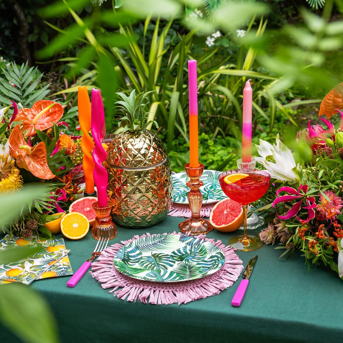 Tropical Palm Leaf Disposable Tablecloth - Green Paper Table Cover for Kids Party, Jungle Theme, Dinosaur Party, Hawaiian Luau, Summer BBQ, Tiki Bar Decor - Perfect for Birthday Celebrations, Outdoor Events & Themed Decorations
