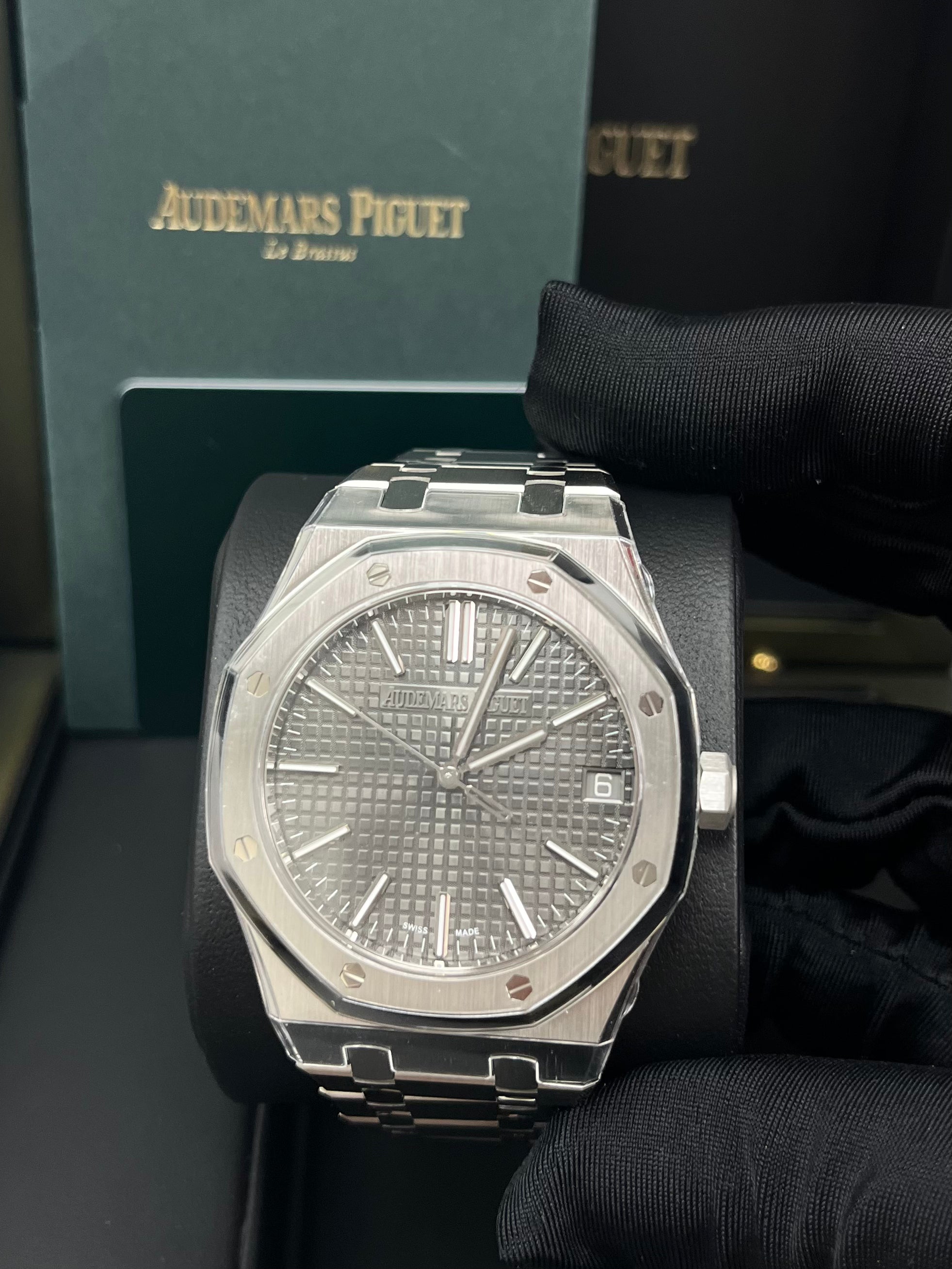 Audemars Piguet Royal Oak 15510ST Selfwinding Watch - 41mm Stainless Steel, Grey Dial - Luxury Automatic Men's Timepiece for Business & Formal Occasions