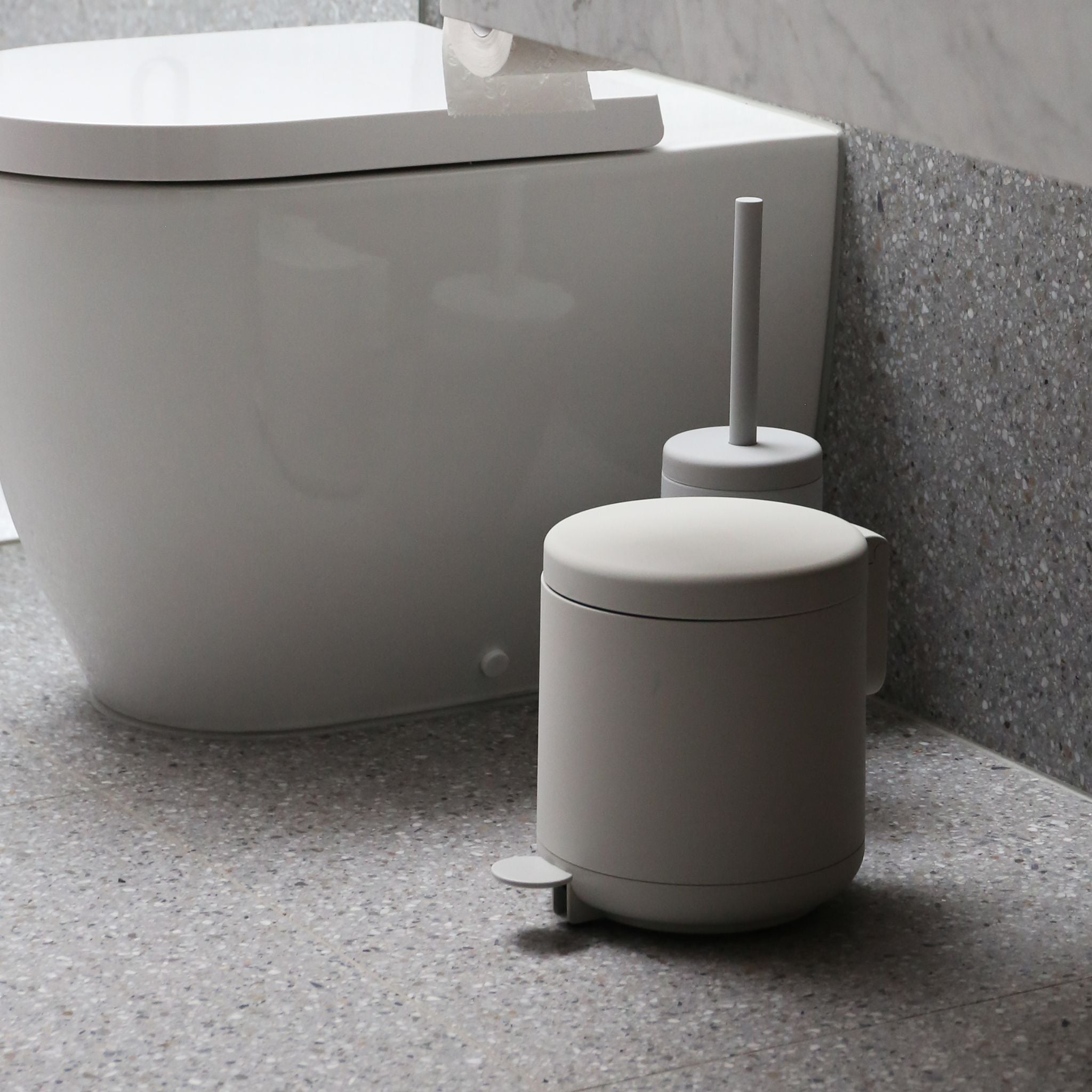 ZONE DENMARK Ume Soft Touch Pedal Bin 4L - Soft Grey | Modern Kitchen & Bathroom Trash Can with Foot Pedal for Hands-Free Use