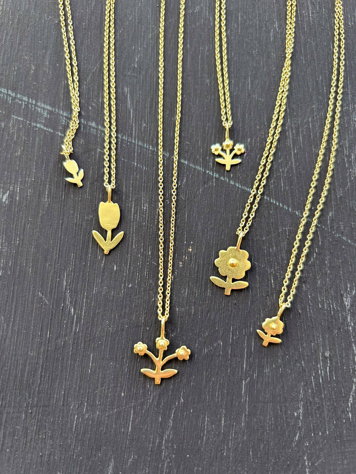 14K Gold Tulip Pendant Necklace for Women - Elegant Floral Jewelry Gift for Birthday, Anniversary & Valentine's Day - Perfect for Everyday Wear & Special Occasions