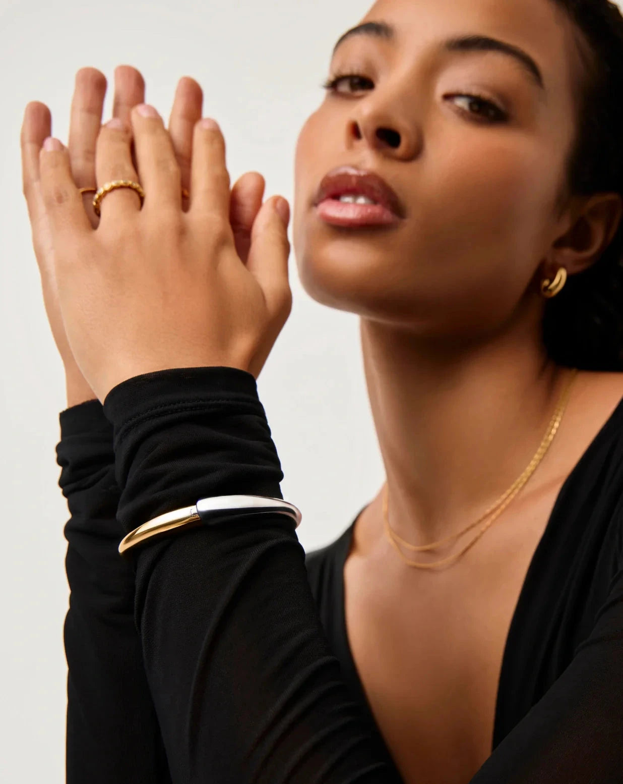 Sculptural Ridge Hinged Bangle Bracelet - Mixed Metal Jewelry for Women, Elegant Fashion Accessory for Parties & Special Occasions