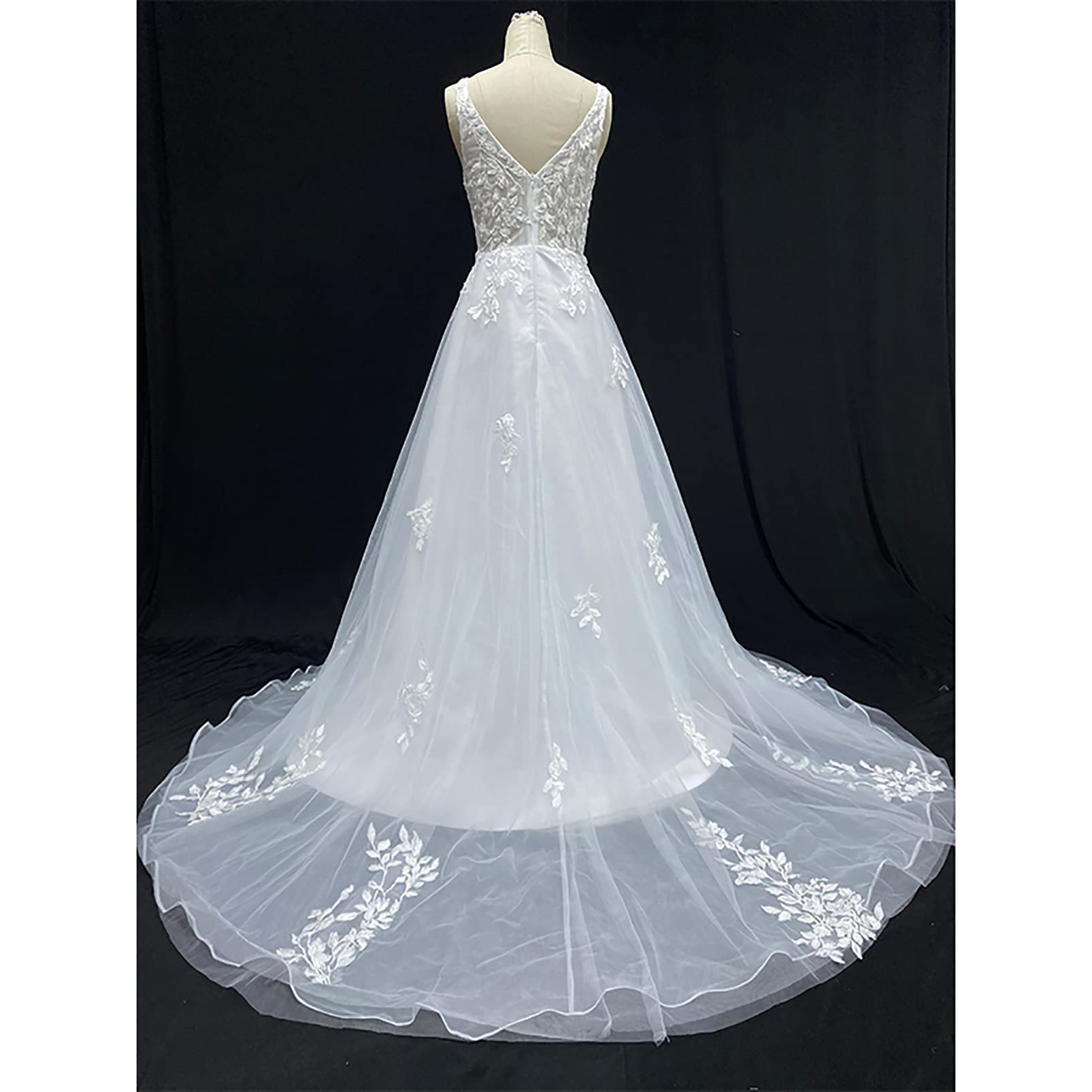 Bohemian Vintage White Wedding Dress for Women - V-Neck A-Line Beach Bridal Gown with Lace Appliques & Suspenders | Perfect for Summer Weddings, Beach Ceremonies & Evening Receptions