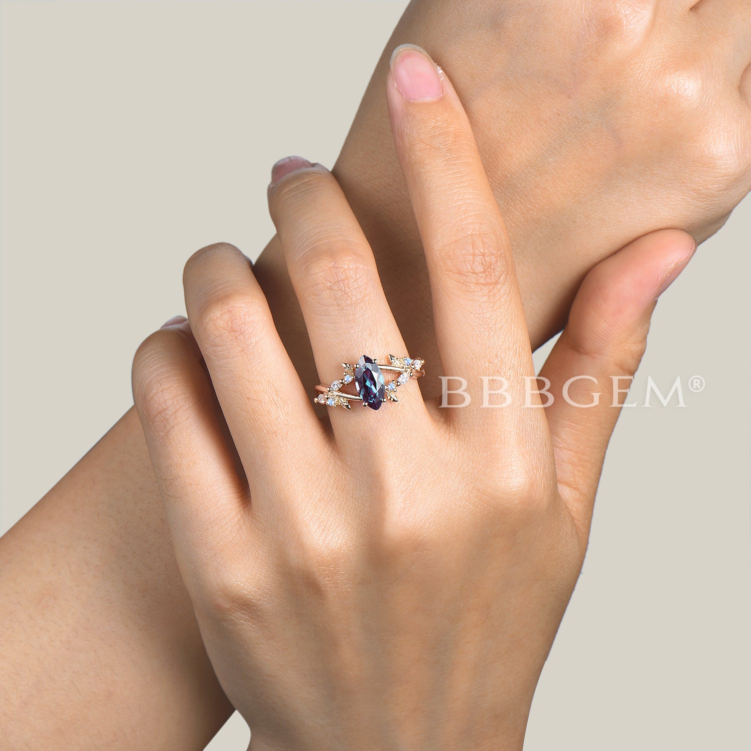 **Marquise Color Change Alexandrite Split Shank Wedding Ring - Moonstone Leaf Design for Engagement, Anniversary & Bridal Jewelry - Perfect for Romantic Occasions & Special Gifts**