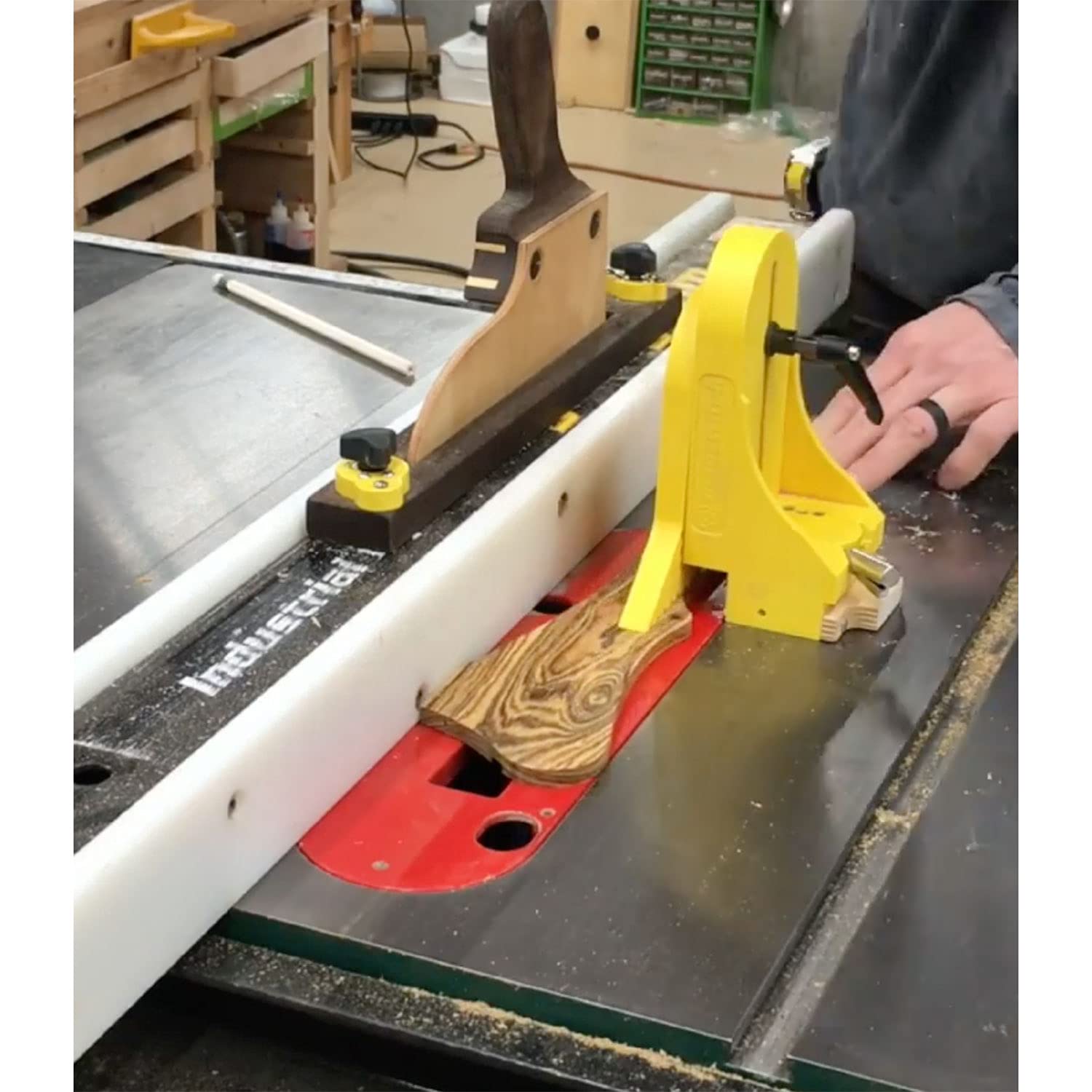 Magswitch Vertical Featherboard Pro Table Saw Safety Attachment - Woodworking Table Tools Accessories (Model 81101302) | Secure & Accurate Cuts for DIY Projects & Professional Woodworking