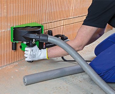 7-Inch Diamond Wall Chaser with Dust Extraction - Professional Concrete & Brick Cutting Tool for Renovation and Construction Projects