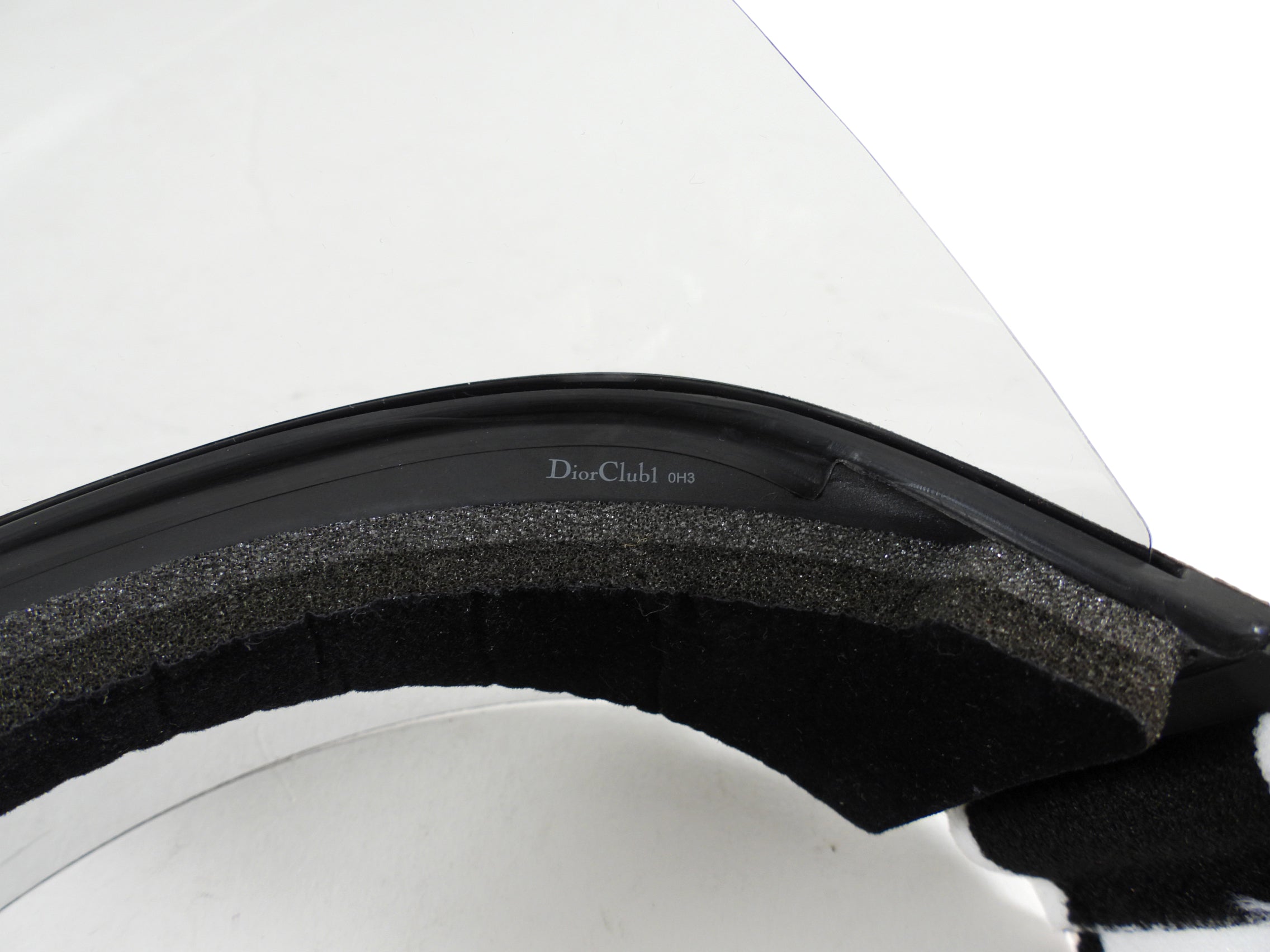 Dior Black and White Club 1 Visor Hat - Fashionable Sun Visor for Women & Men - UV Protection - Perfect for Golf, Tennis, Beach & Outdoor Activities
