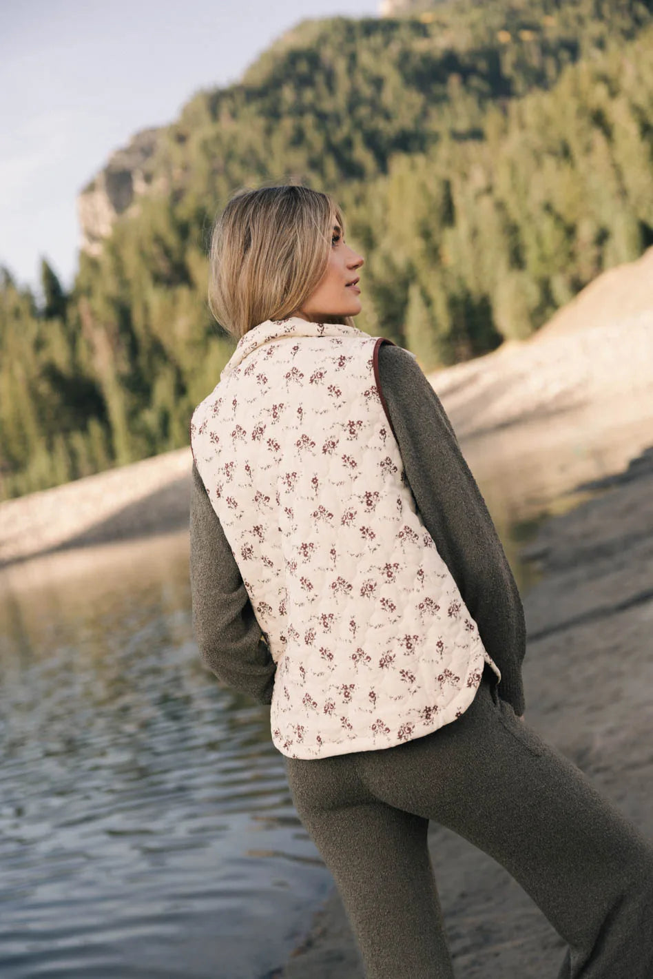 Fletcher Quilted Floral Vest for Women - Lightweight Padded Jacket with Floral Pattern, Perfect for Spring & Fall Layering - Great for Outdoor Activities, Travel, and Casual Wear
