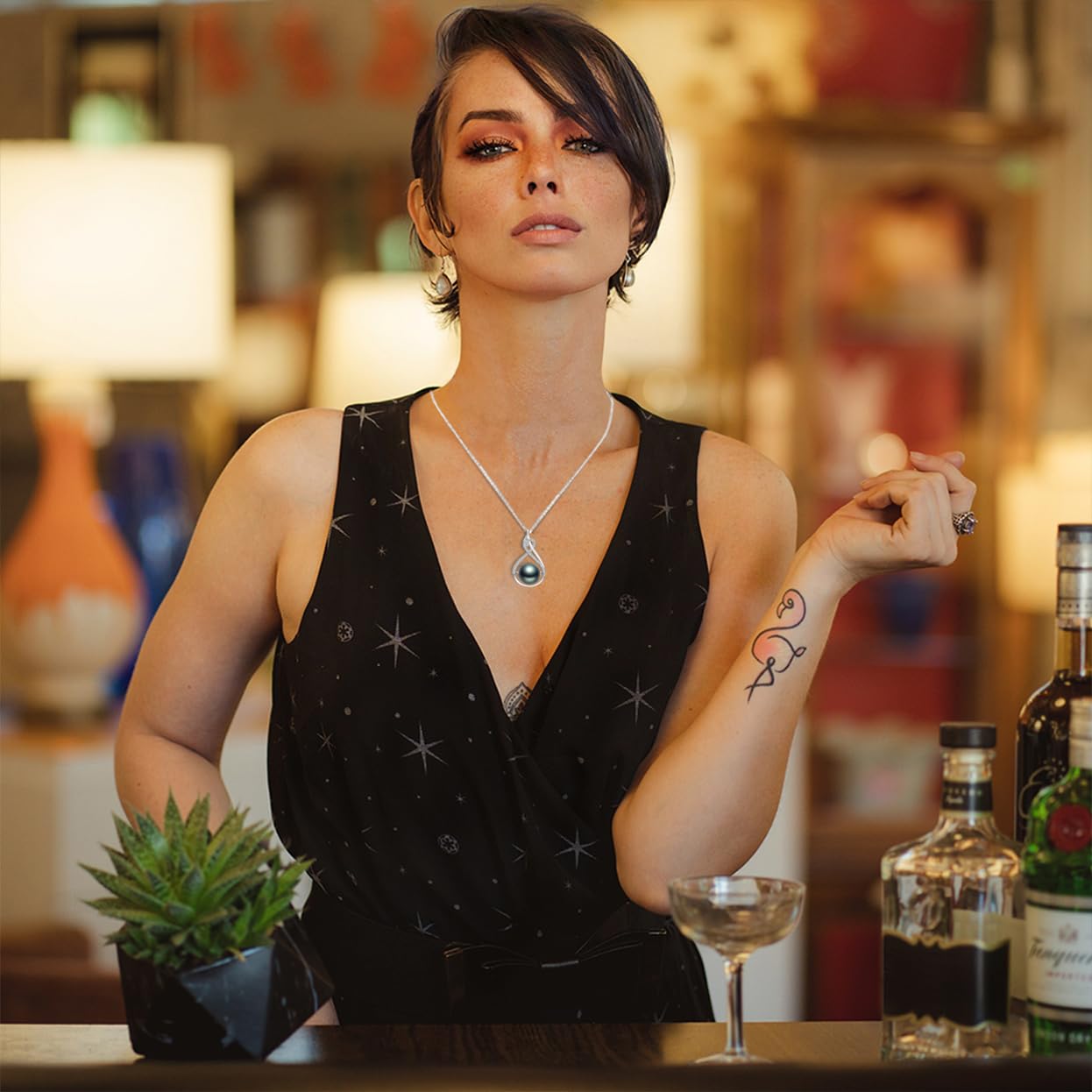 Tahitian Black Pearl Necklace for Women - 18K Gold Plated Sterling Silver Pearl Pendant - Elegant Gift for Wife, Mom, Girlfriend - Perfect for Wedding, Birthday, Anniversary, Mother's Day, Valentine's Day & Christmas - Luxury Jewelry for Special Occasions & Evening Events