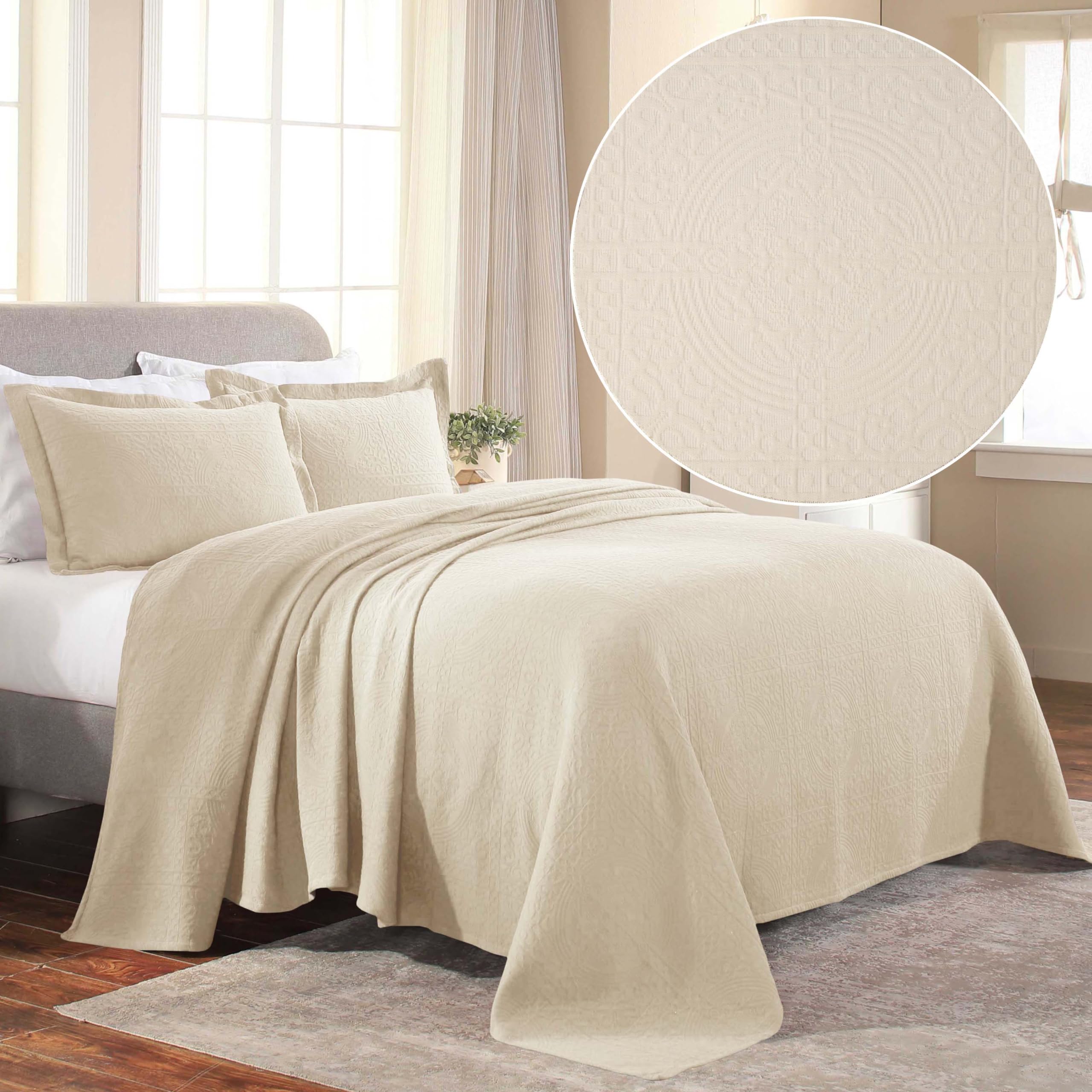 Premium Cotton Fleur De Lis Bedspread Set - All-Season Warm Blanket & Boho Medallion Coverlet for Full Size Bed | Includes 1 Bedspread & 2 Pillow Shams in Ivory | Perfect for Cozy Bedroom Decor, Guest Room Styling & Bohemian Home Aesthetics