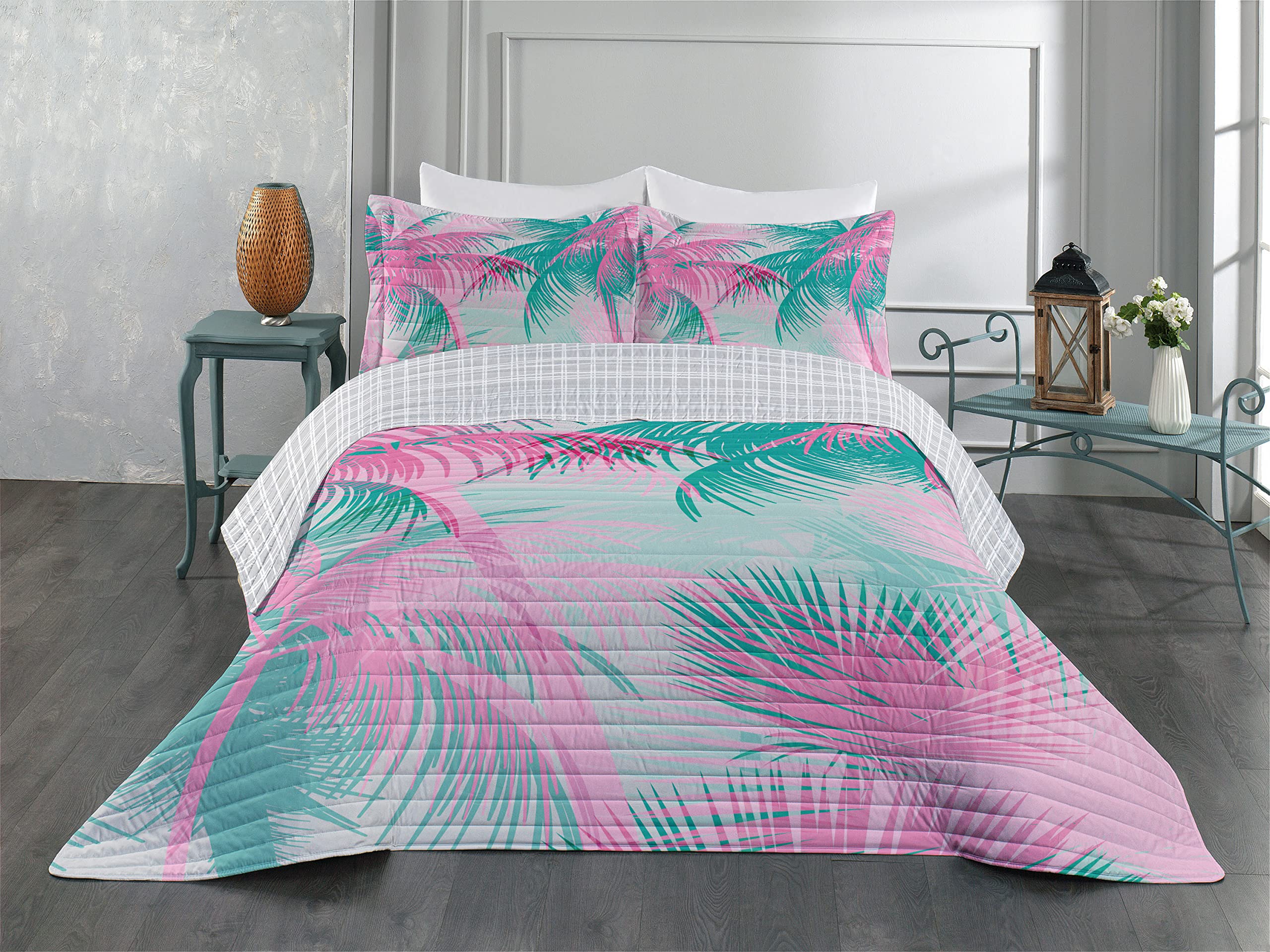Ambesonne Reversible Queen Size Bedspread Set - Vibrant Pink & Green Palm Leaf Beach Theme, Includes Comforter & Pillow Shams | Soft Microfiber Bedding for Coastal Decor, Boho Chic Bedroom, Summer Parties