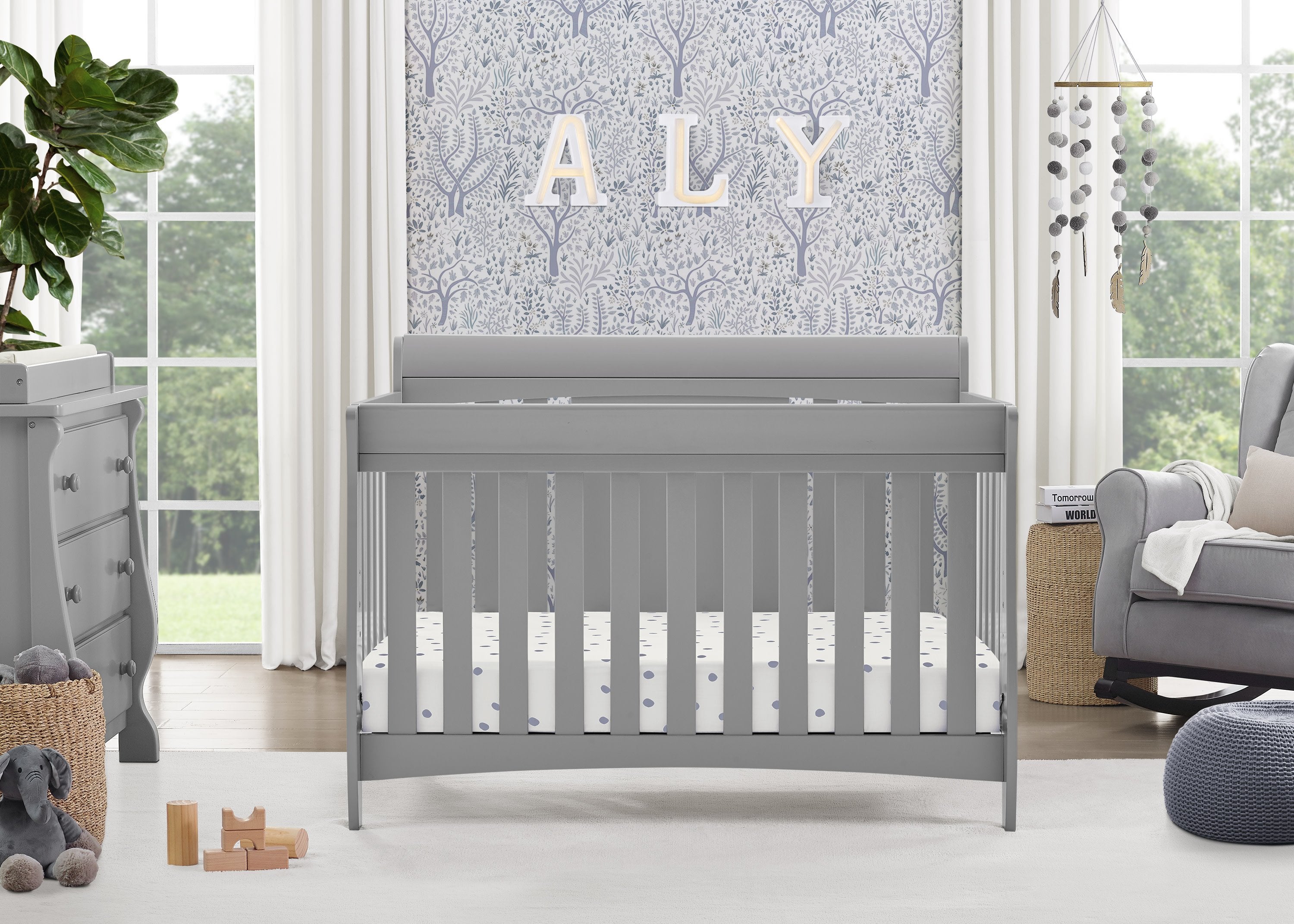 Richmond 6-in-1 Convertible Baby Crib to Toddler Bed with Adjustable Height - Safe Nursery Furniture for Newborns & Kids - Perfect for Bedrooms, Daycares & Nurseries